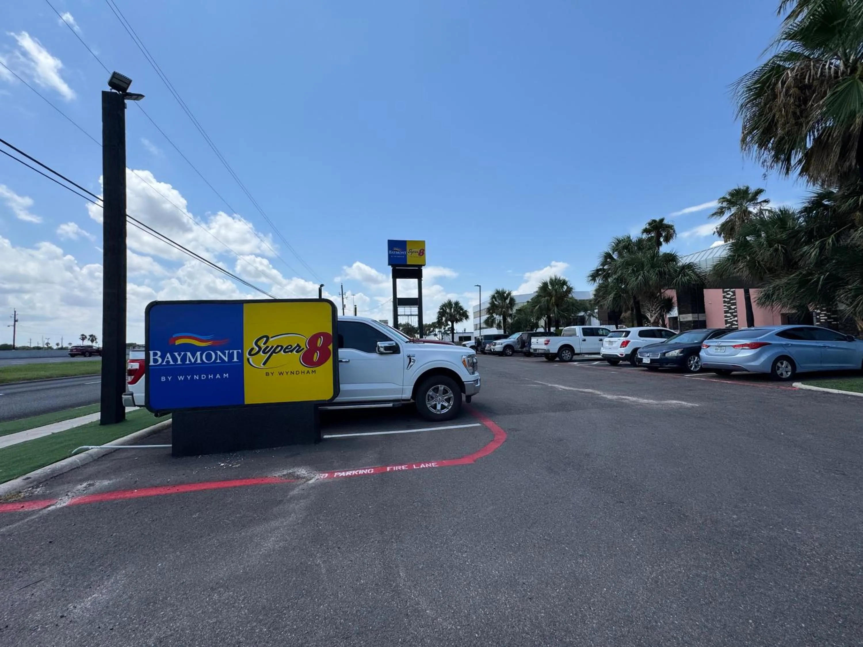 Facade/entrance in Baymont by Wyndham Corpus Christi Airport