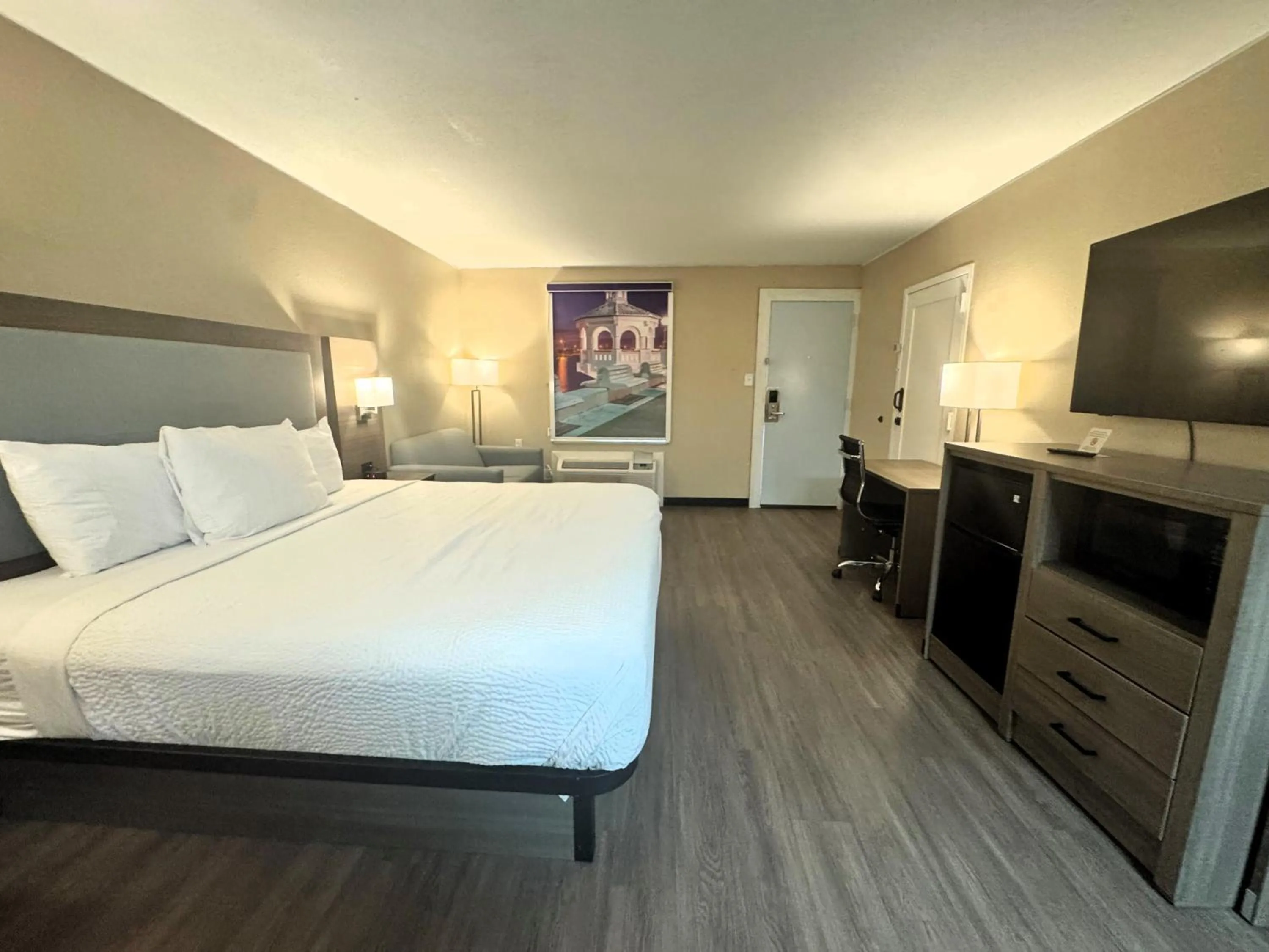 Photo of the whole room, Bed in Baymont by Wyndham Corpus Christi Airport