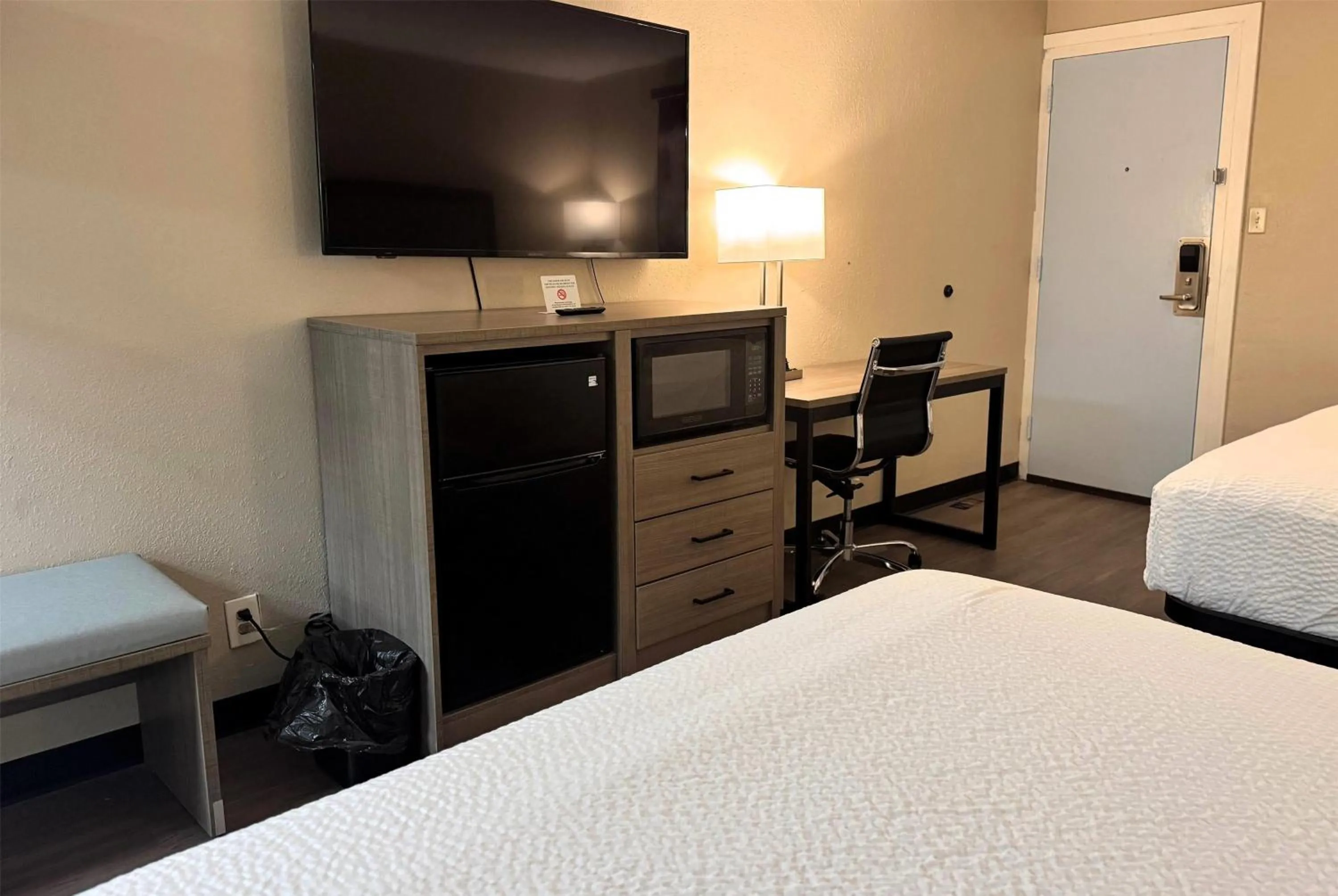 Photo of the whole room, Bed in Baymont by Wyndham Corpus Christi Airport