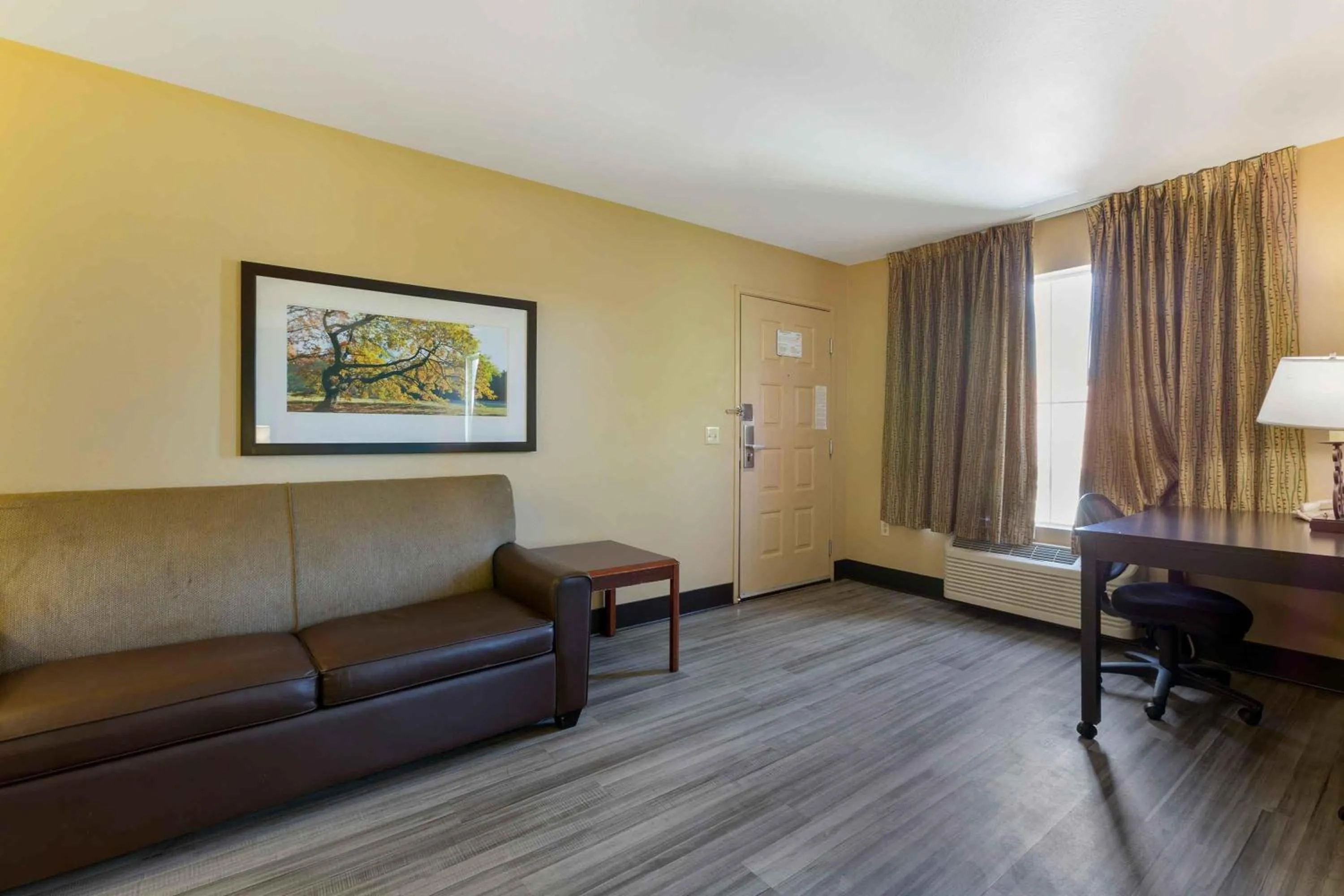 Bedroom in Extended Stay America Select Suites - Phoenix - Airport - E Oak St