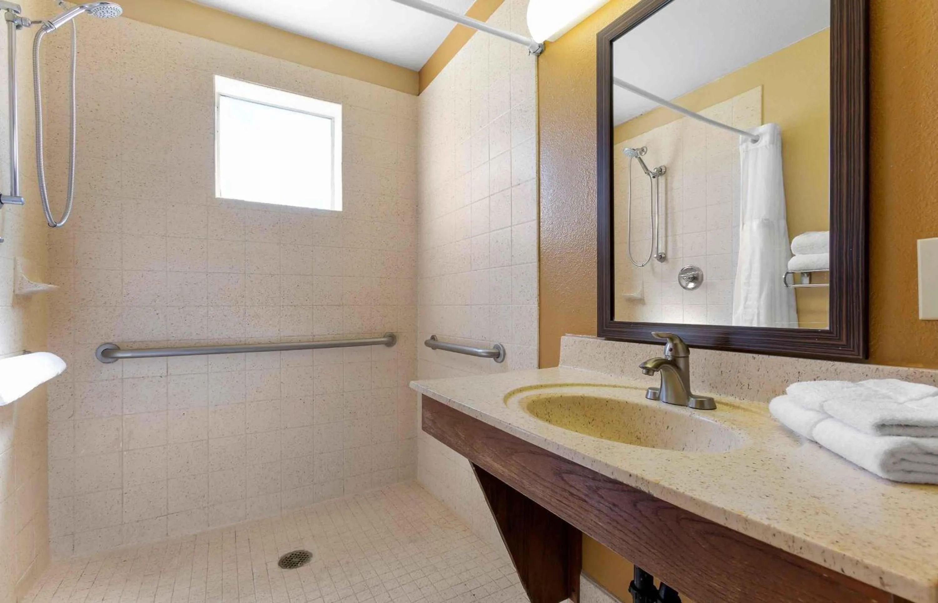 Bathroom in Extended Stay America Select Suites - Phoenix - Airport - E Oak St