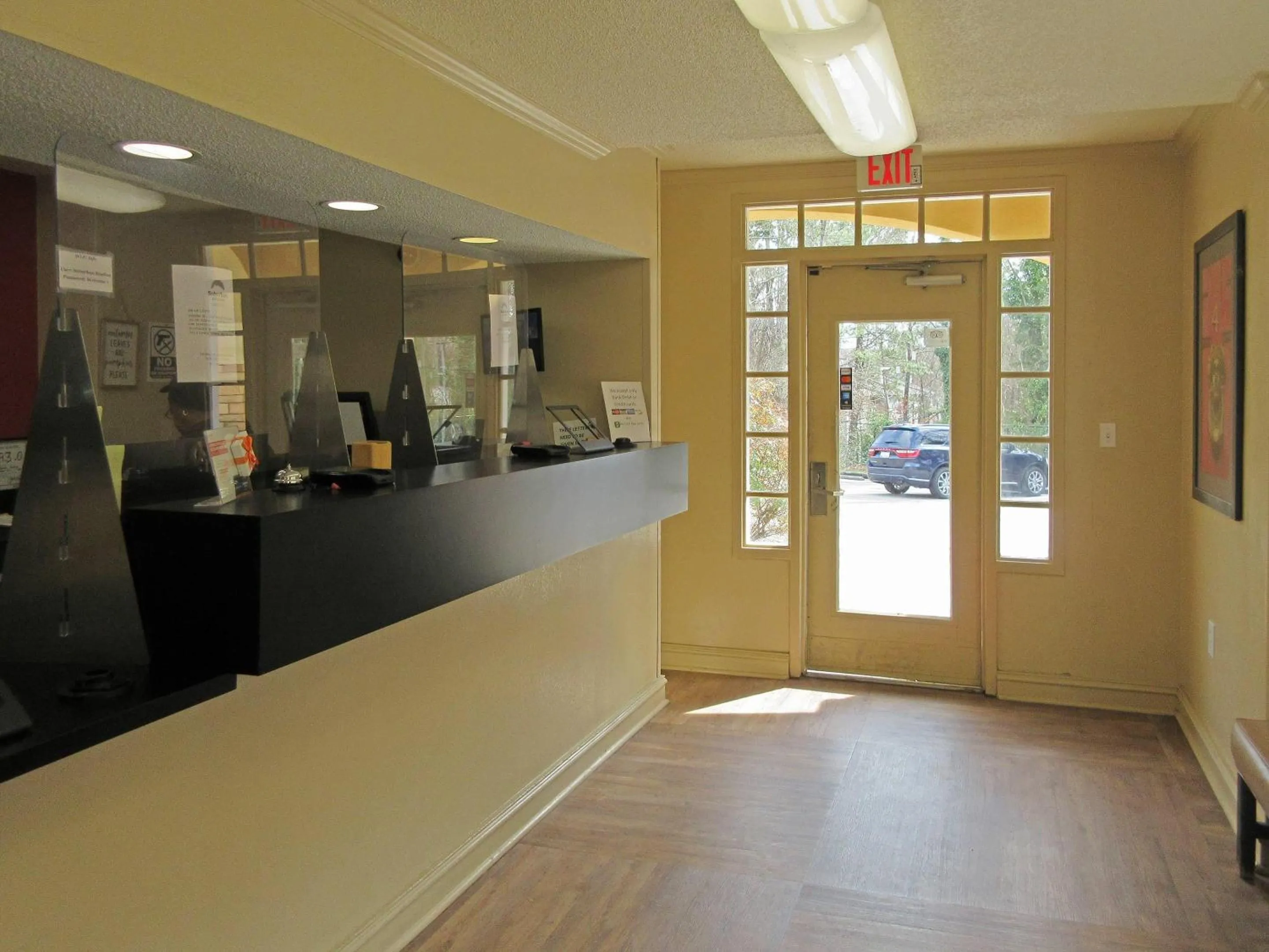Lobby or reception in Suburban Studios Raleigh - Crabtree Valley