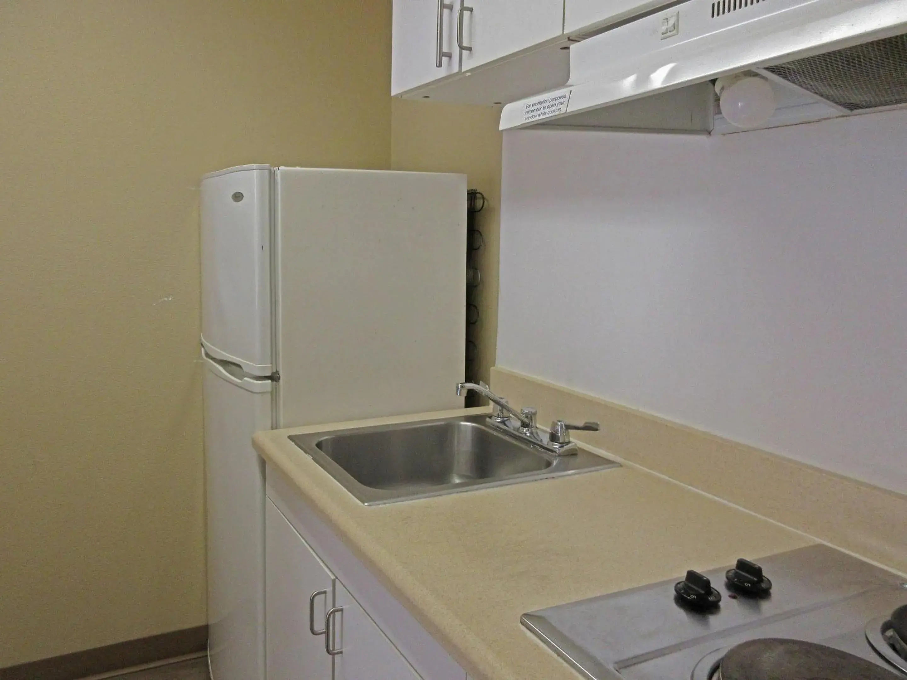 Bedroom in Suburban Studios Raleigh - Crabtree Valley Bedroom in Suburban Studios Raleigh - Crabtree Valley