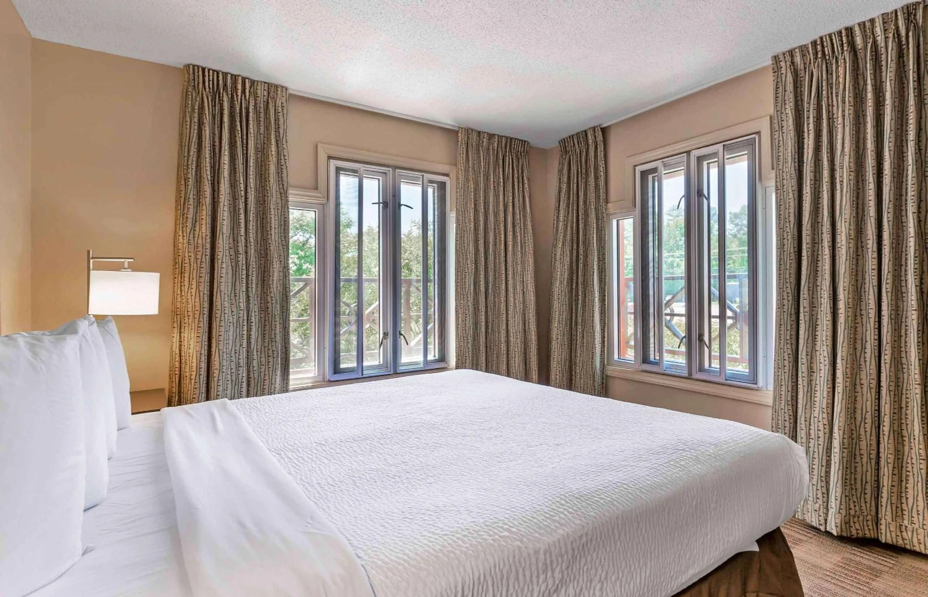 Bedroom, Bed in Extended Stay America Suites - Raleigh - RTP - 4919 Miami Blvd