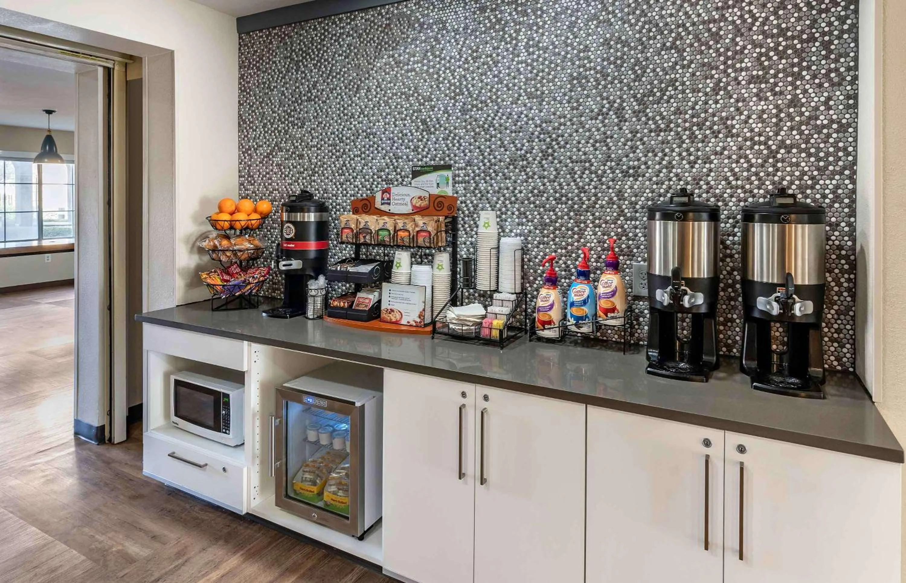 Breakfast in Extended Stay America Premier Suites - San Jose - Airport