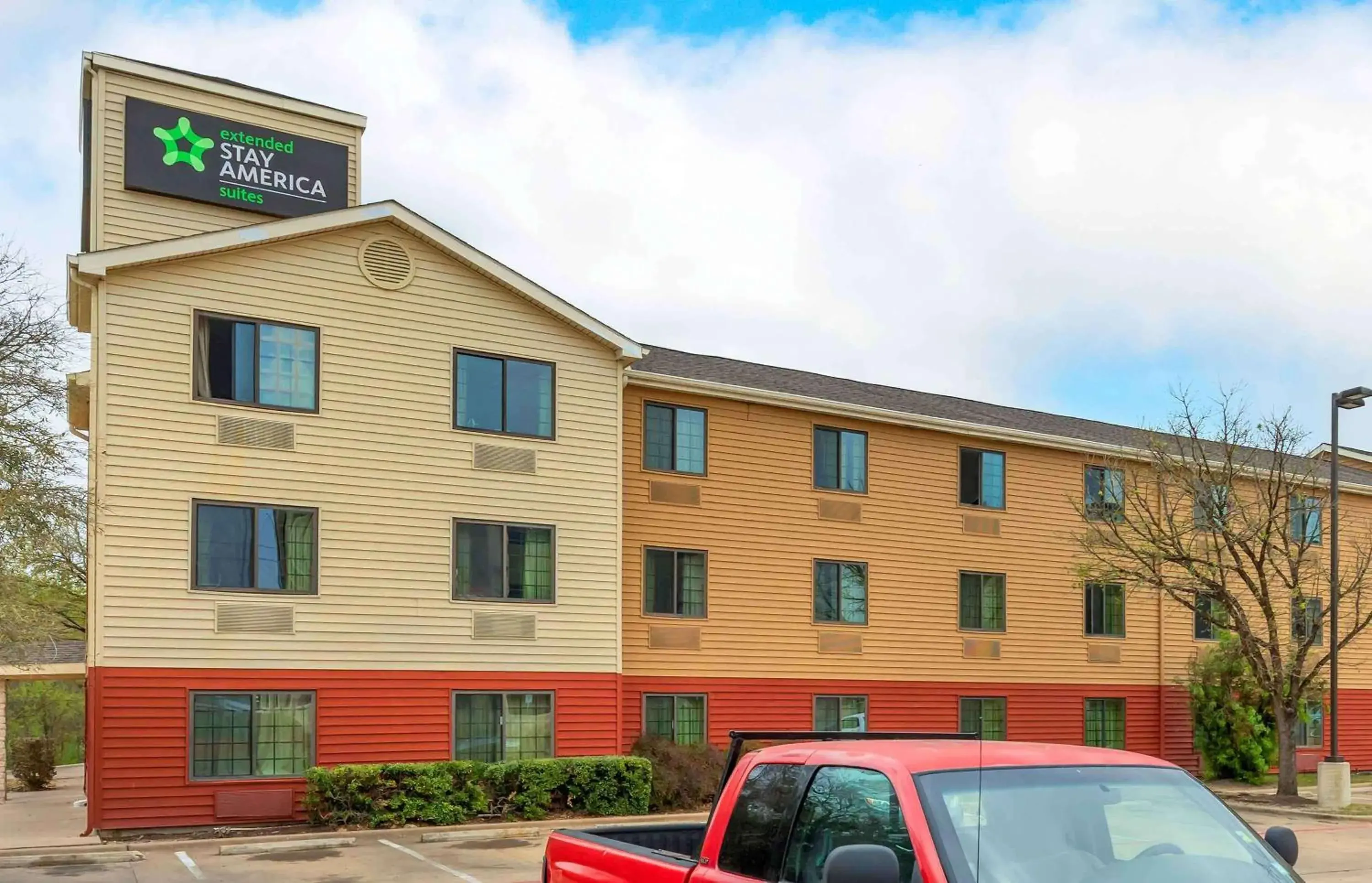 Property building in Extended Stay America Select Suites - Austin - Round Rock - North Property building in Extended Stay America Select Suites - Austin - Round Rock - North