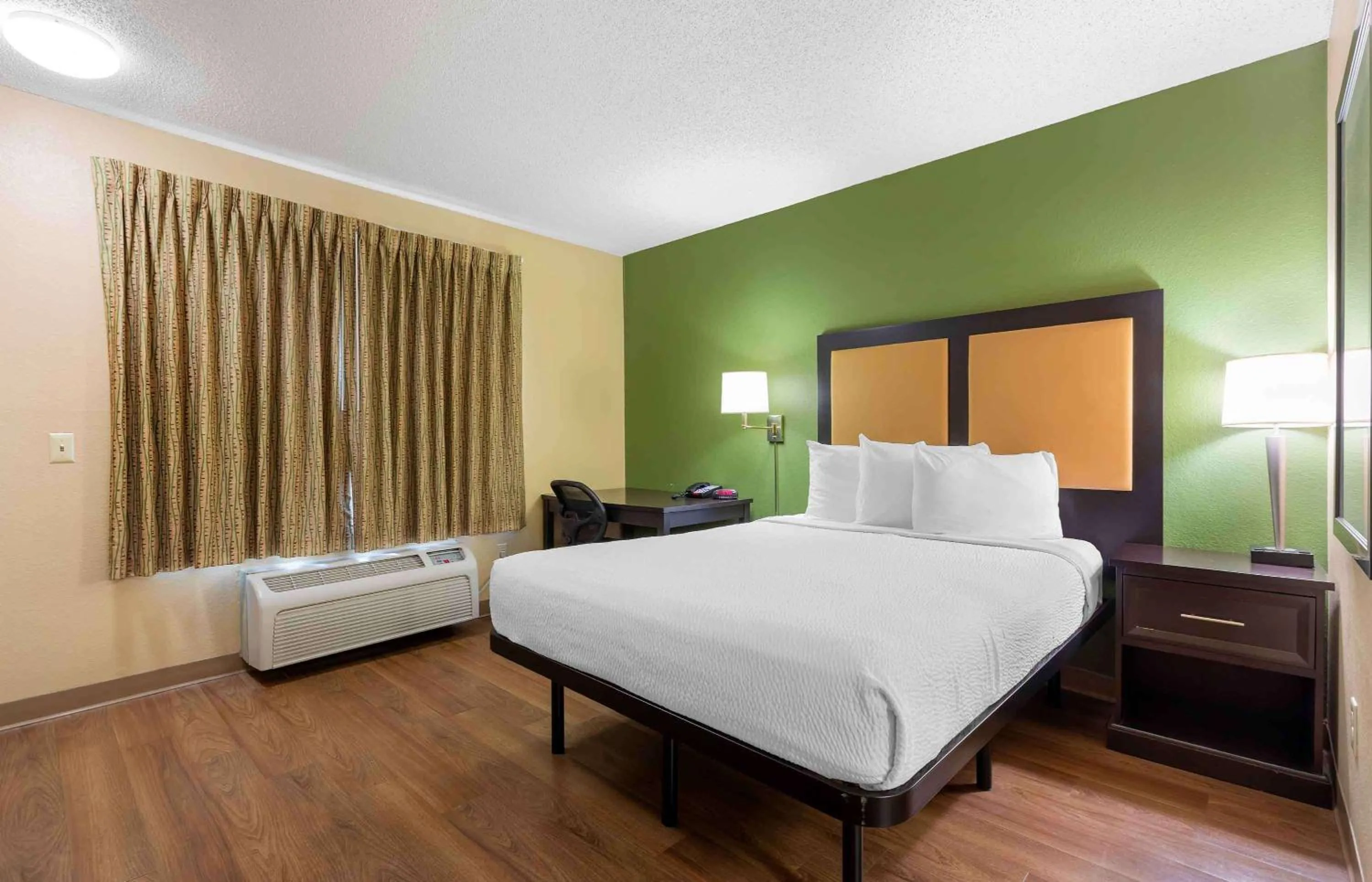 Bedroom, Bed in Extended Stay America Select Suites - Austin - Round Rock - North