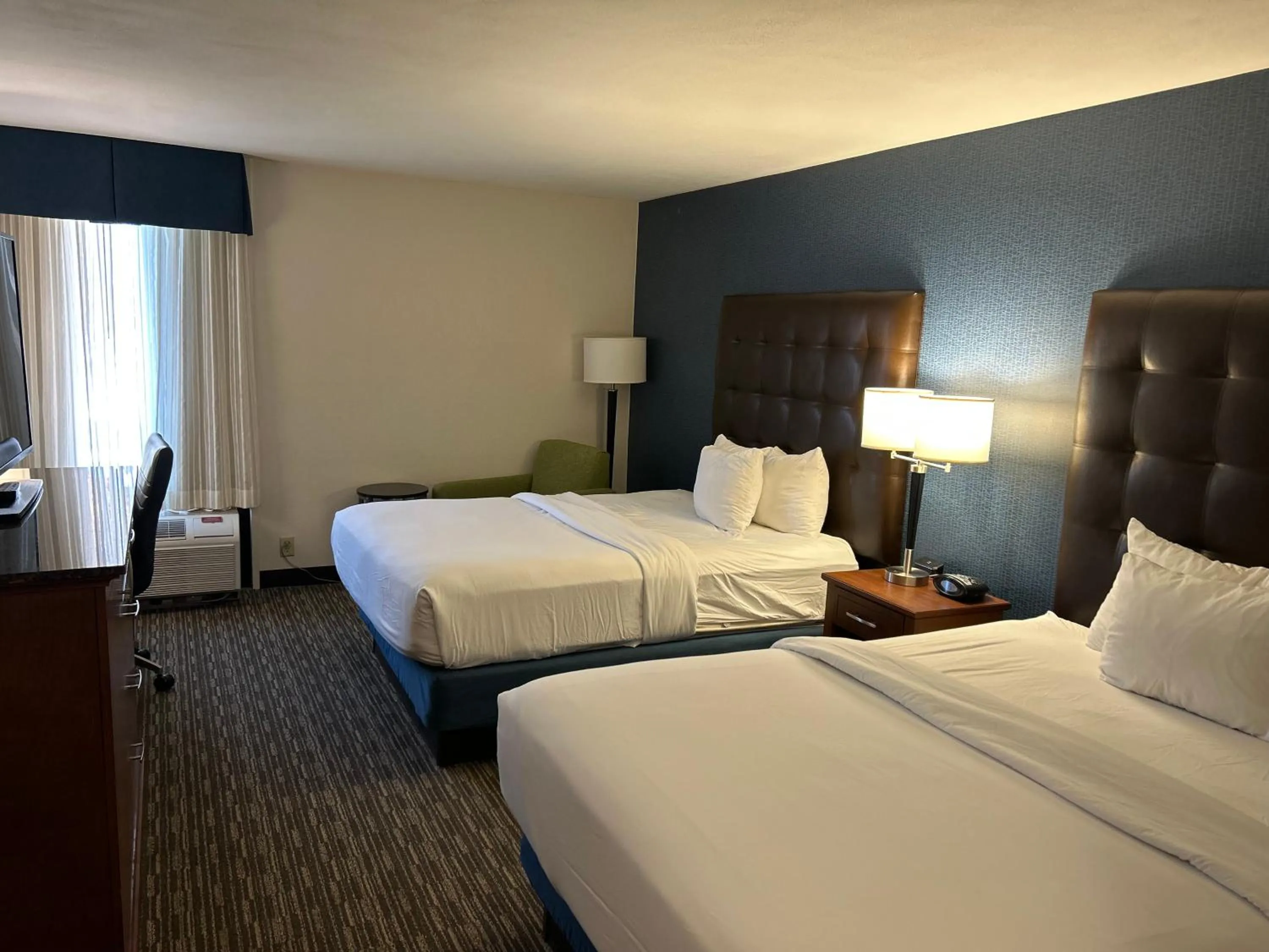 Bedroom, Bed in Heritage Inn & Suites St Louis Fenton, Trademark by Wyndham