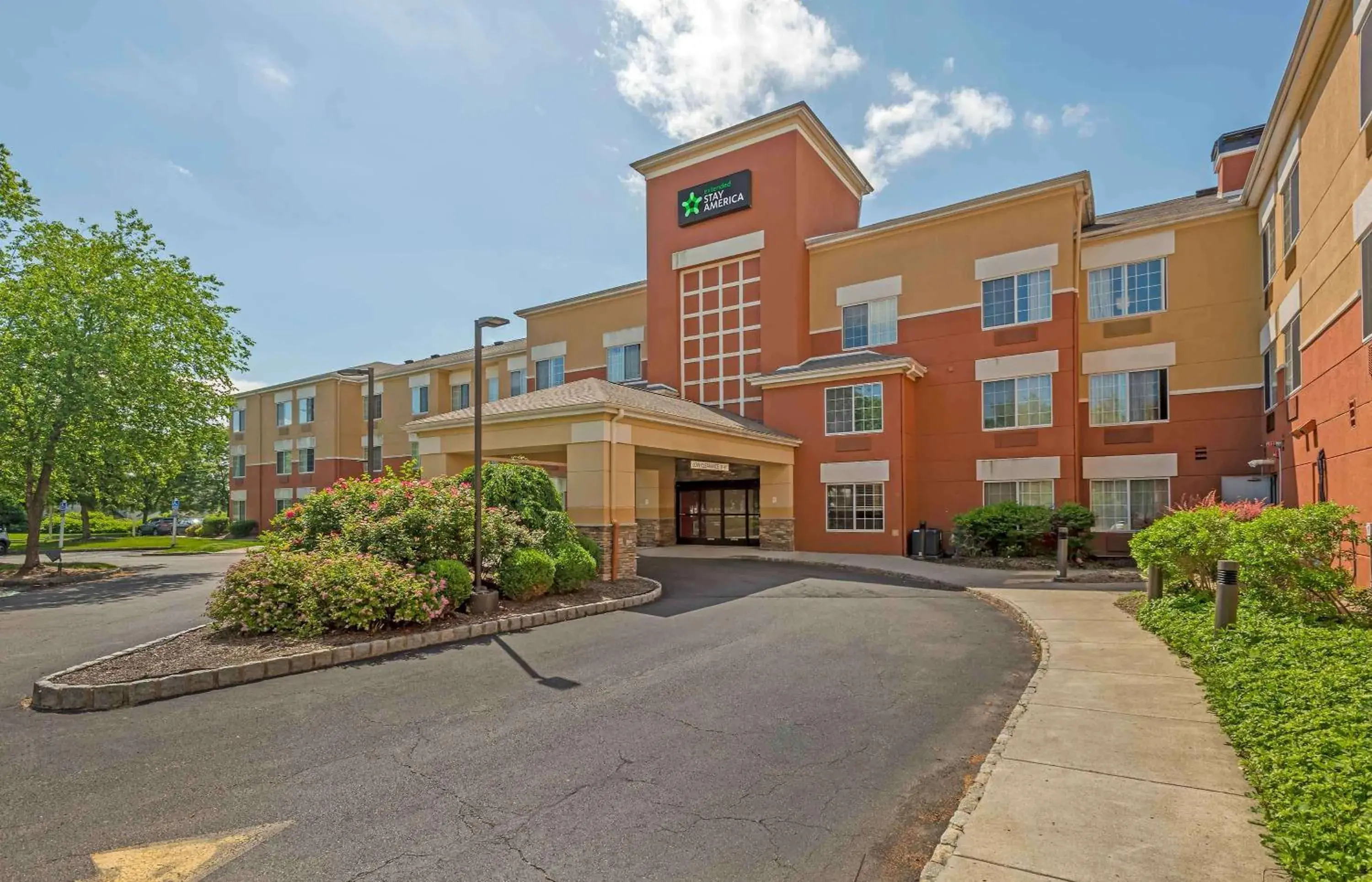 Property building in Extended Stay America Suites - Hanover - Parsippany Property building in Extended Stay America Suites - Hanover - Parsippany