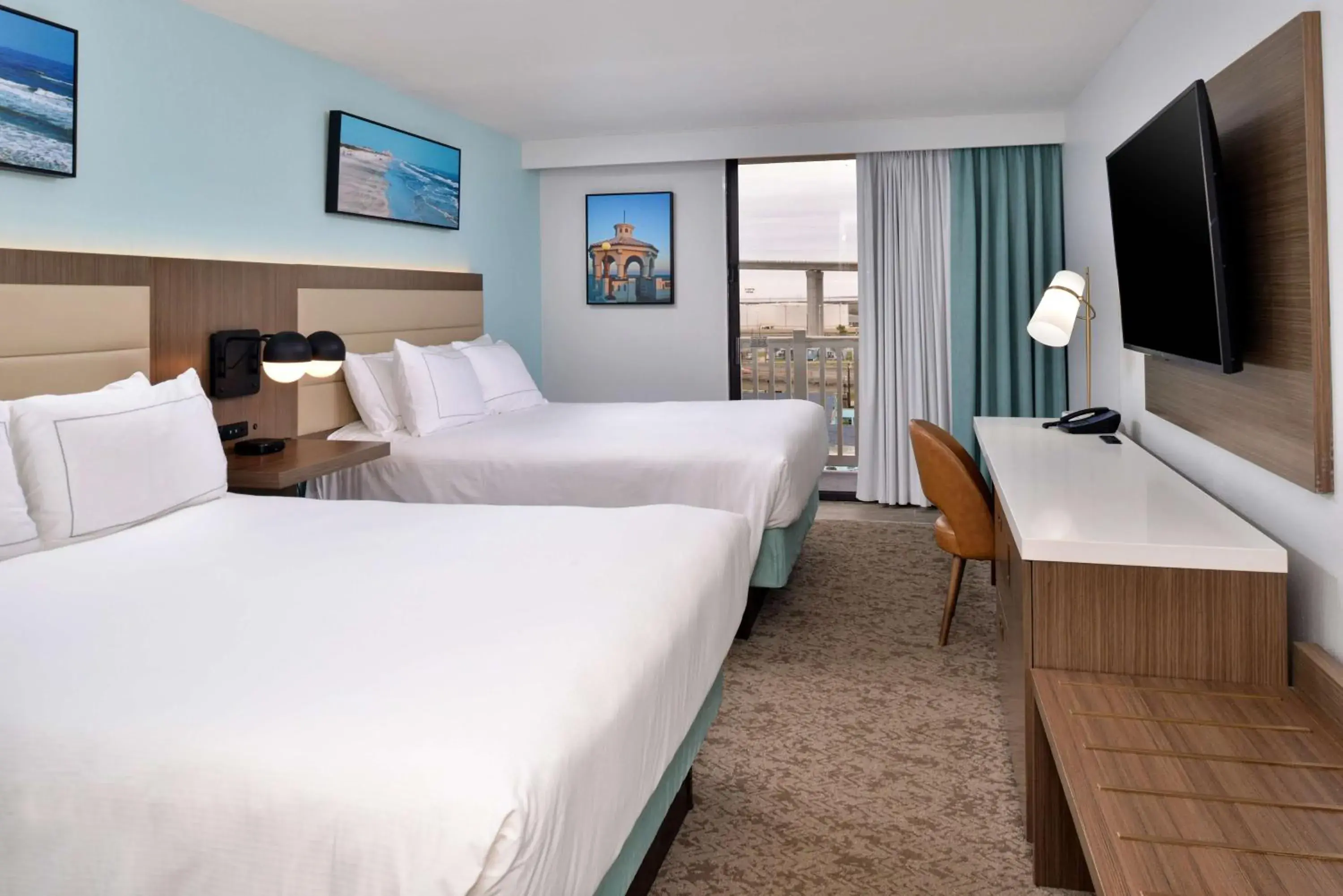 Bedroom, Bed in DoubleTree by Hilton Corpus Christi Beachfront Bedroom, Bed in DoubleTree by Hilton Corpus Christi Beachfront
