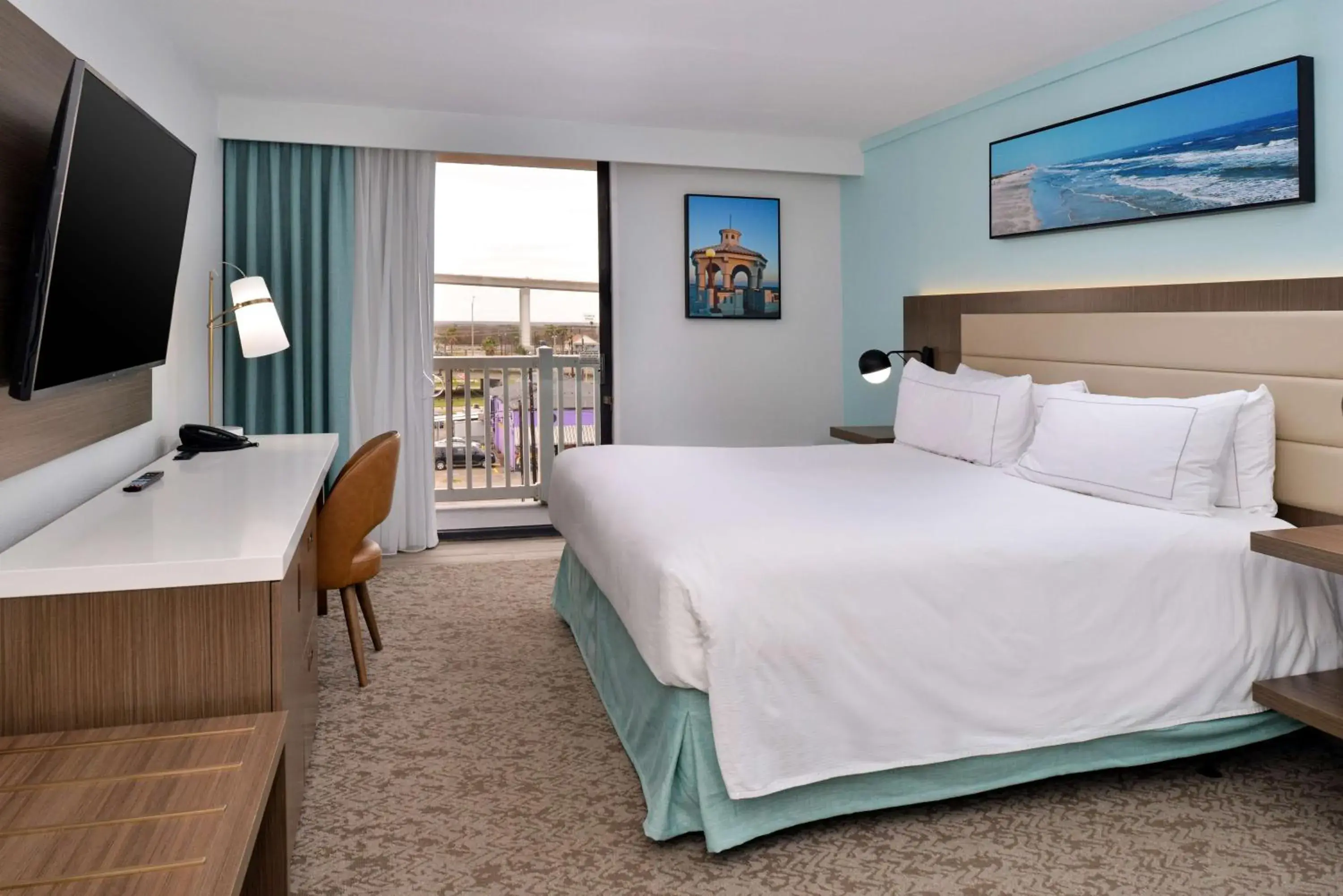 Standard King Room in DoubleTree by Hilton Corpus Christi Beachfront Standard King Room in DoubleTree by Hilton Corpus Christi Beachfront