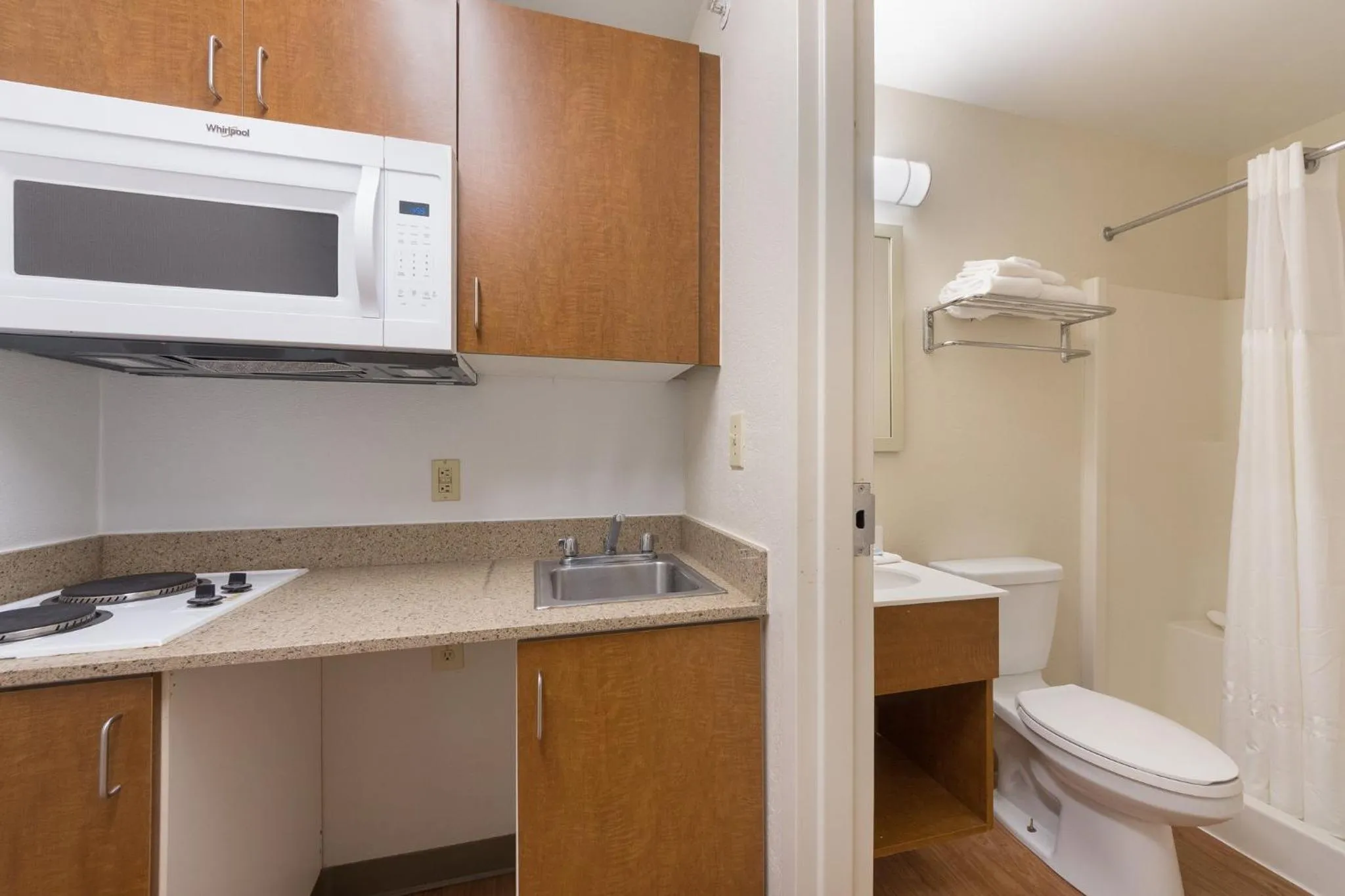 Kitchen or kitchenette in HomeTowne Studios by Red Roof Dallas - Irving