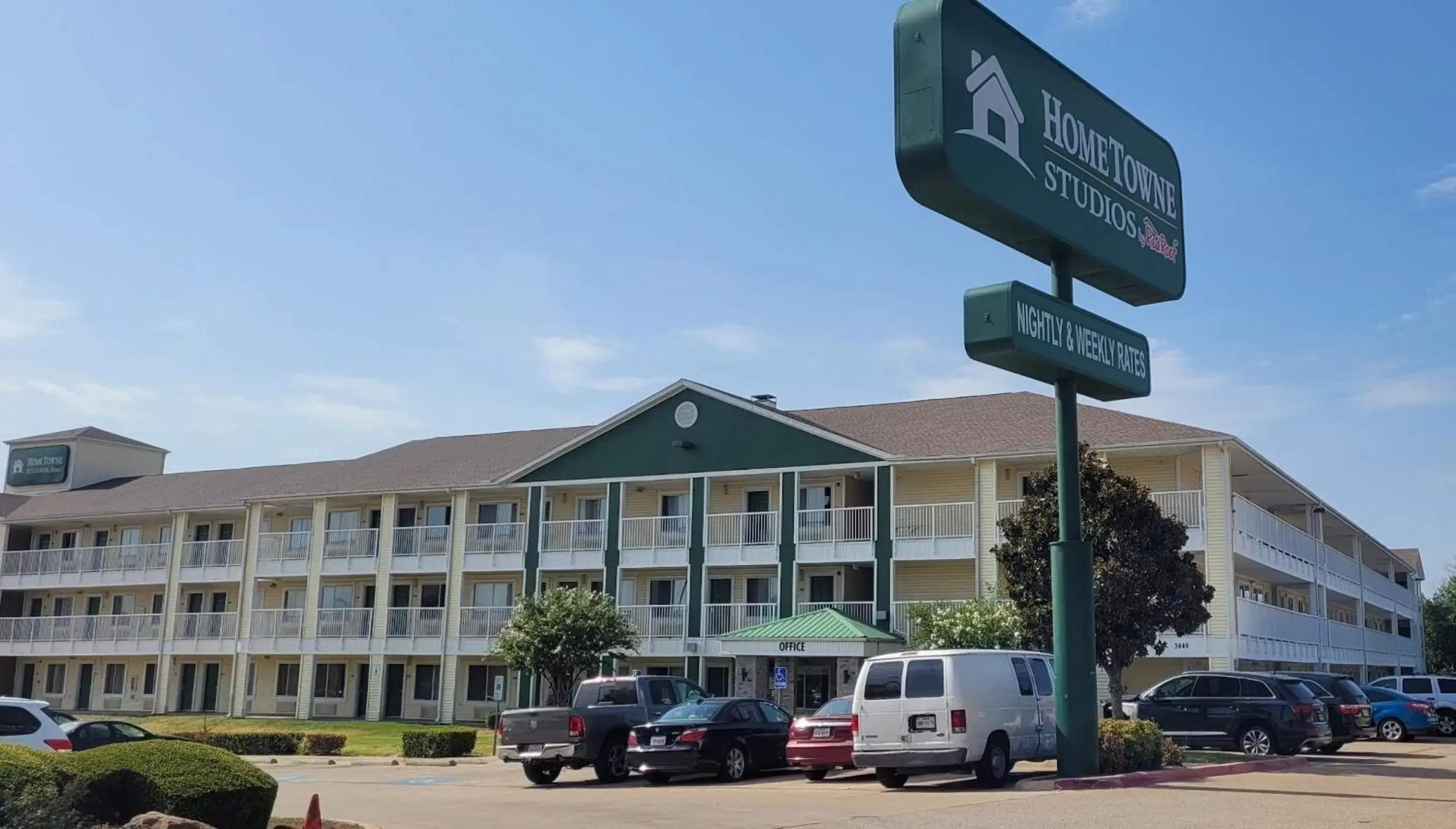 Property building in HomeTowne Studios by Red Roof Dallas - Irving Property building in HomeTowne Studios by Red Roof Dallas - Irving