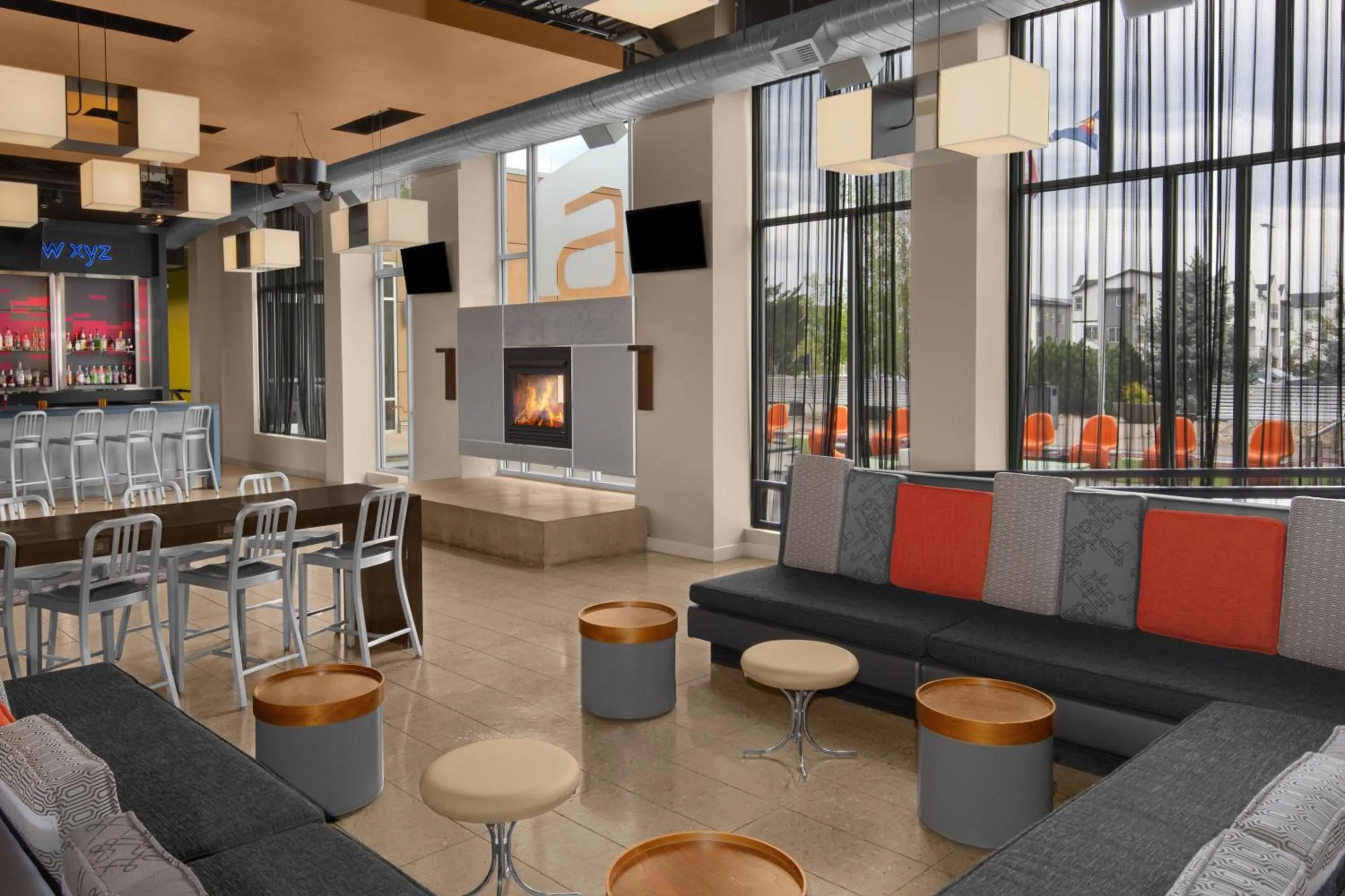 Communal lounge/ TV room in Aloft Broomfield Denver