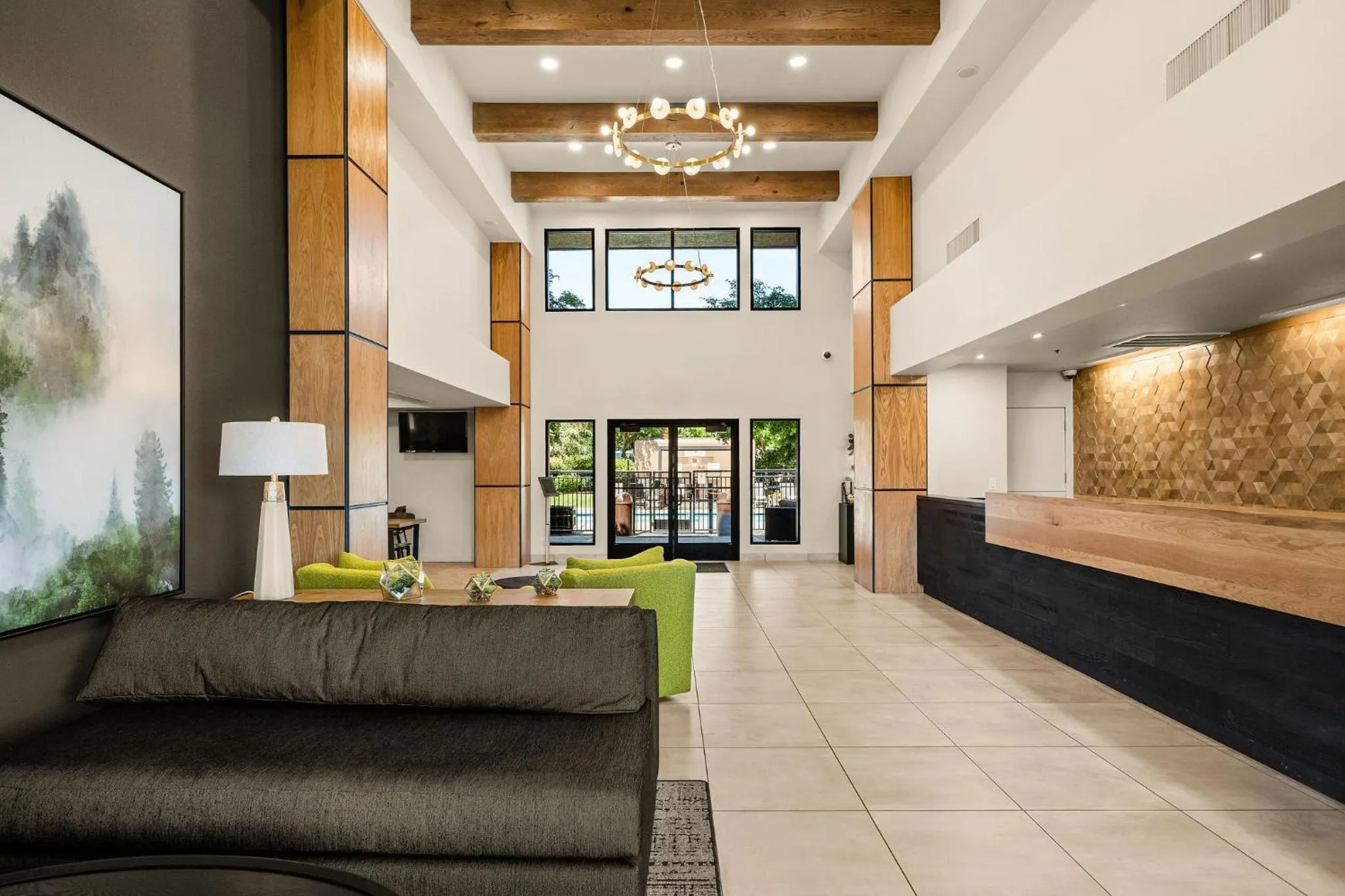 Lobby or reception in Oxford Suites Redding