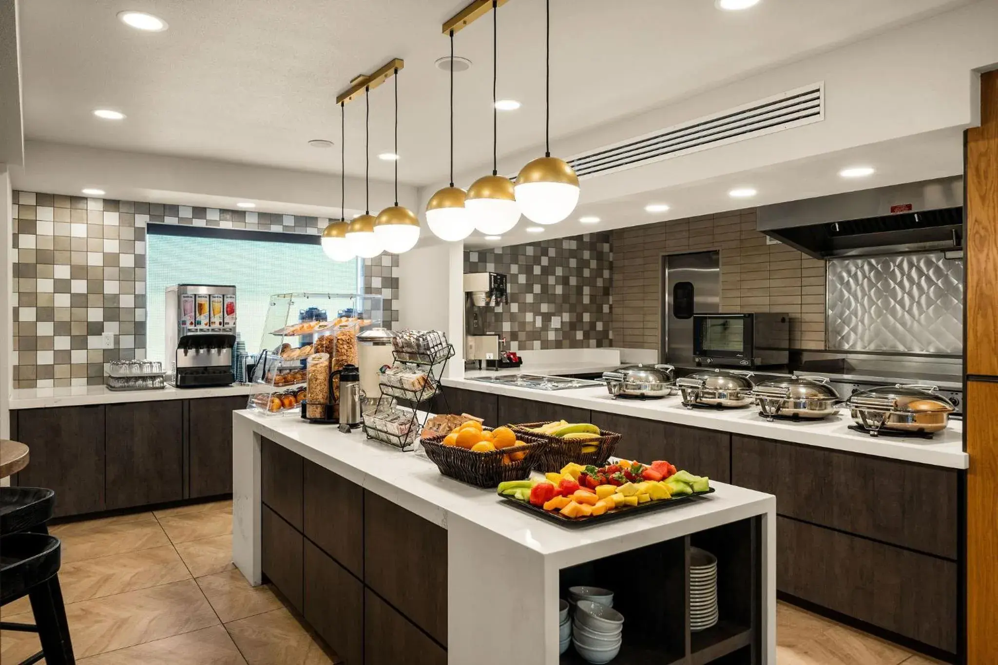 Breakfast in Oxford Suites Redding Breakfast in Oxford Suites Redding