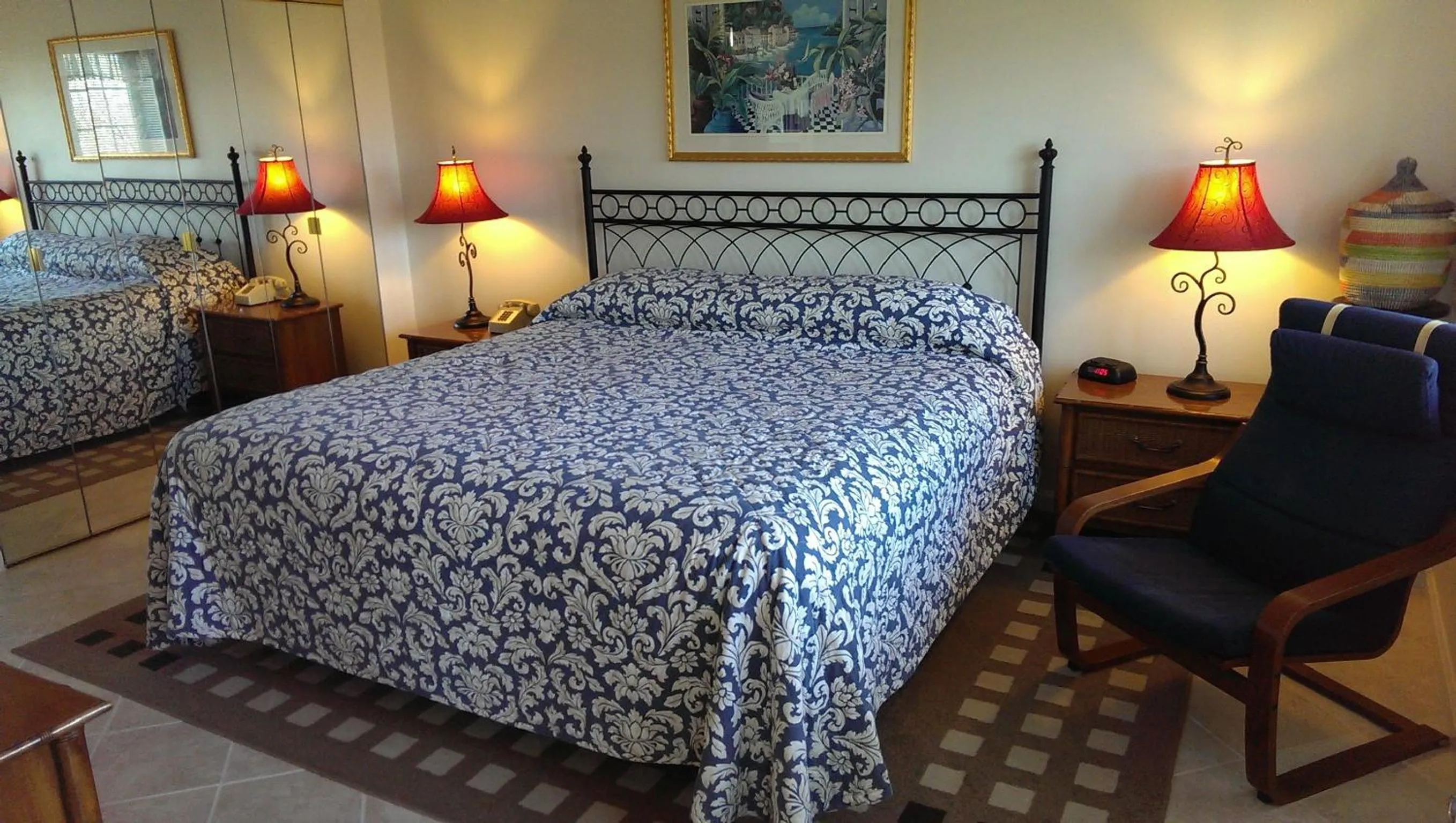 Bedroom, Bed in Montauk Manor