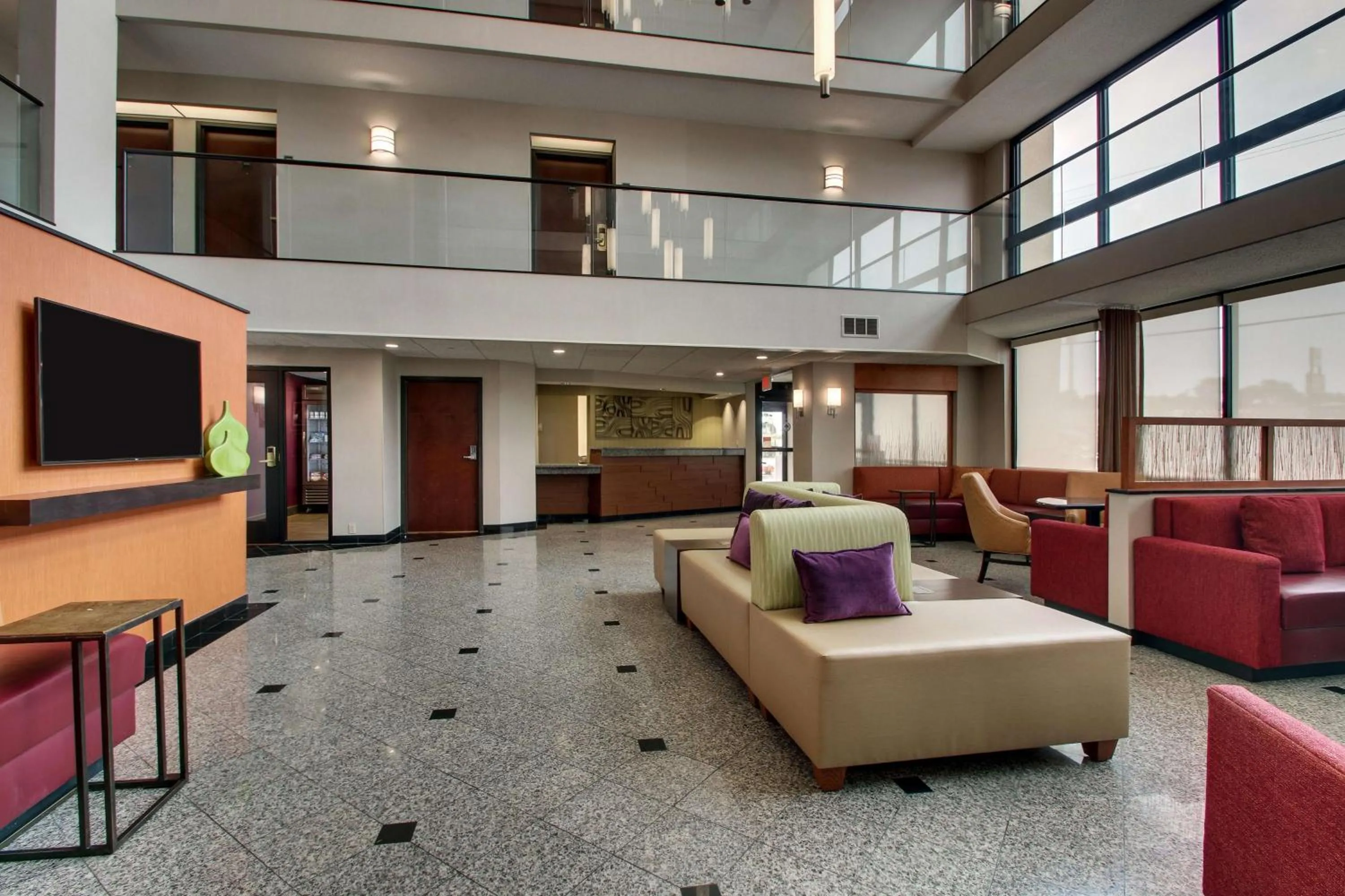 Lobby or reception in Drury Inn & Suites Bowling Green