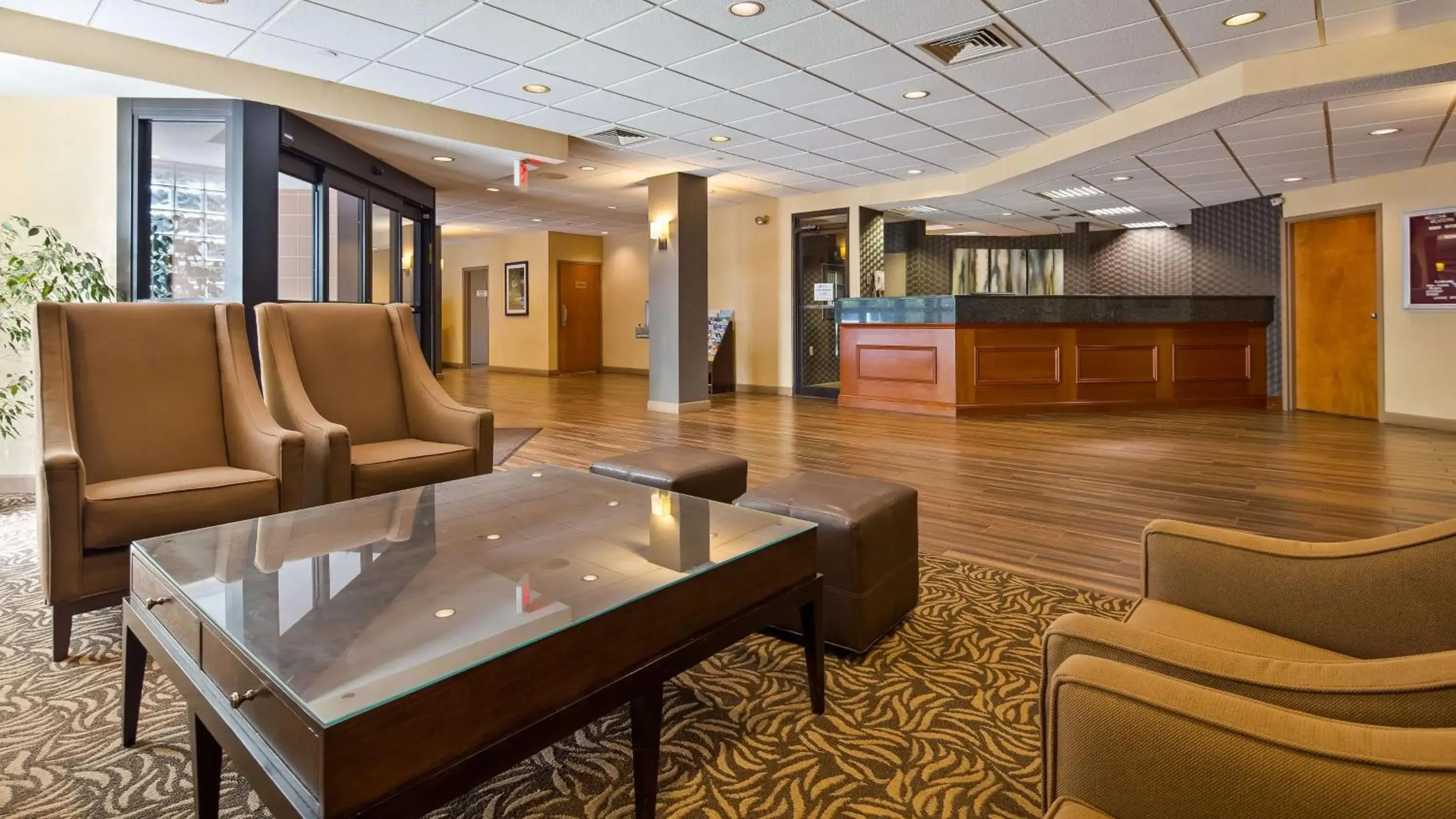Lobby or reception in Baymont by Wyndham Groton/Mystic Lobby or reception in Baymont by Wyndham Groton/Mystic