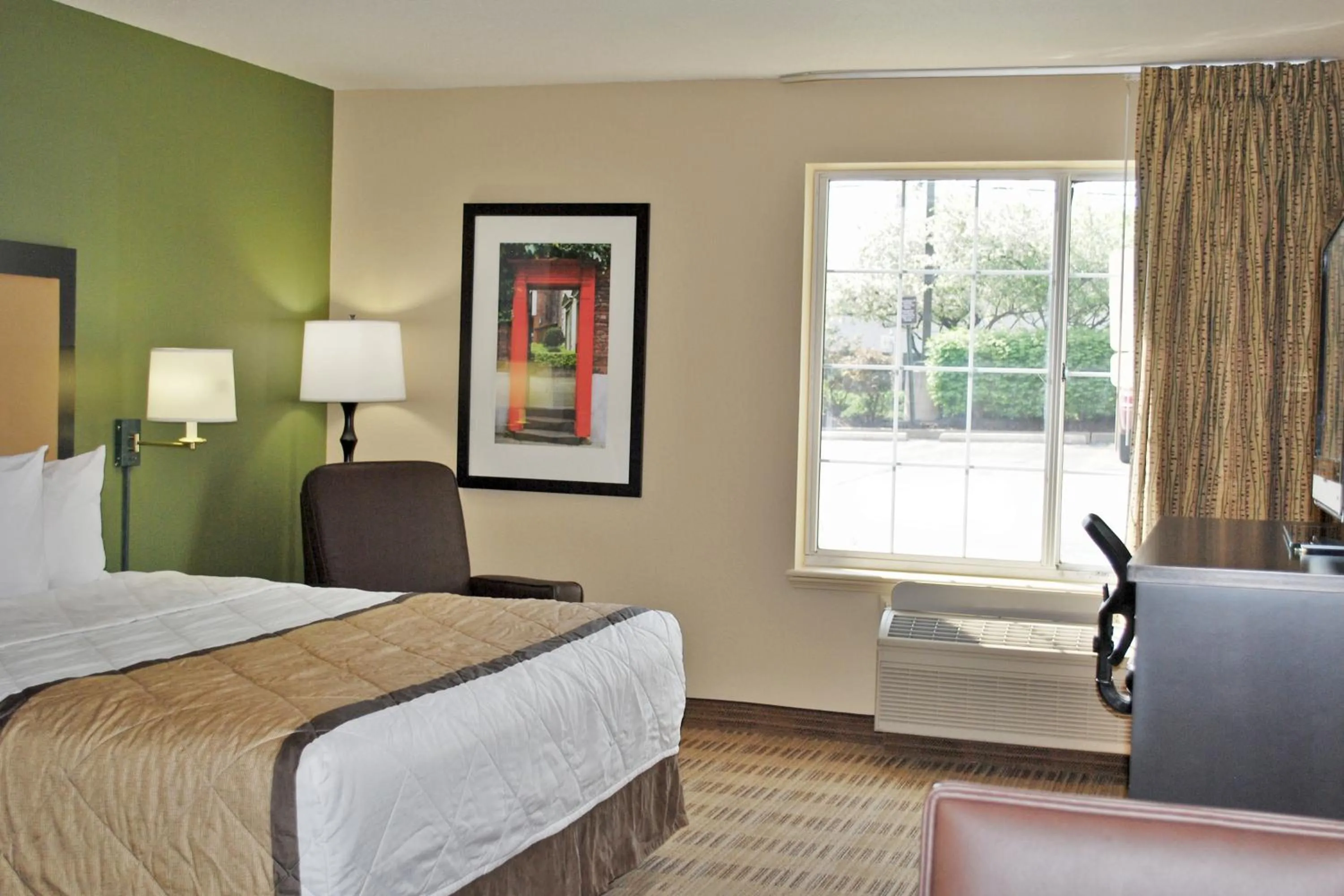 Bed in Extended Stay America Suites - Philadelphia - King of Prussia