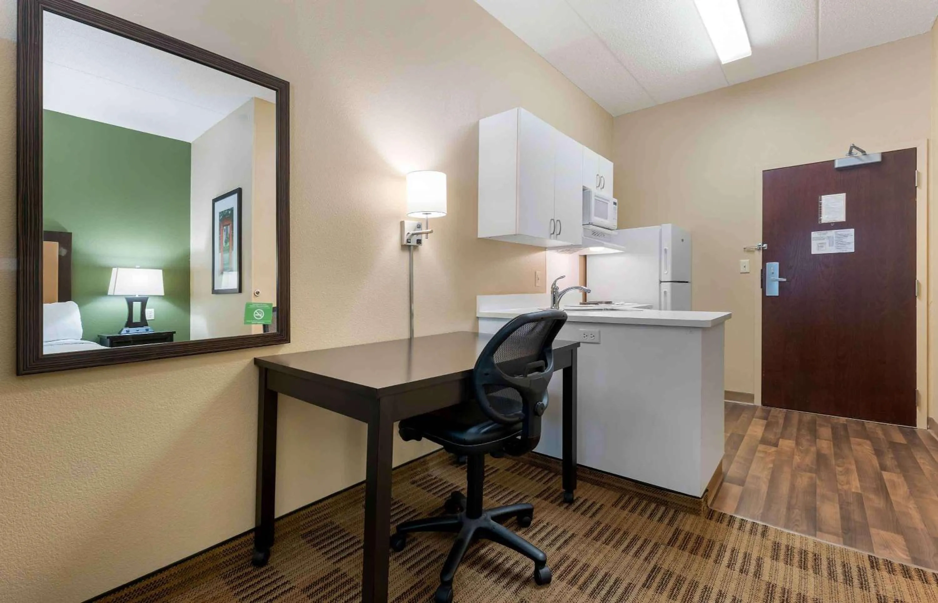Bedroom in Extended Stay America Suites - Chicago - Skokie