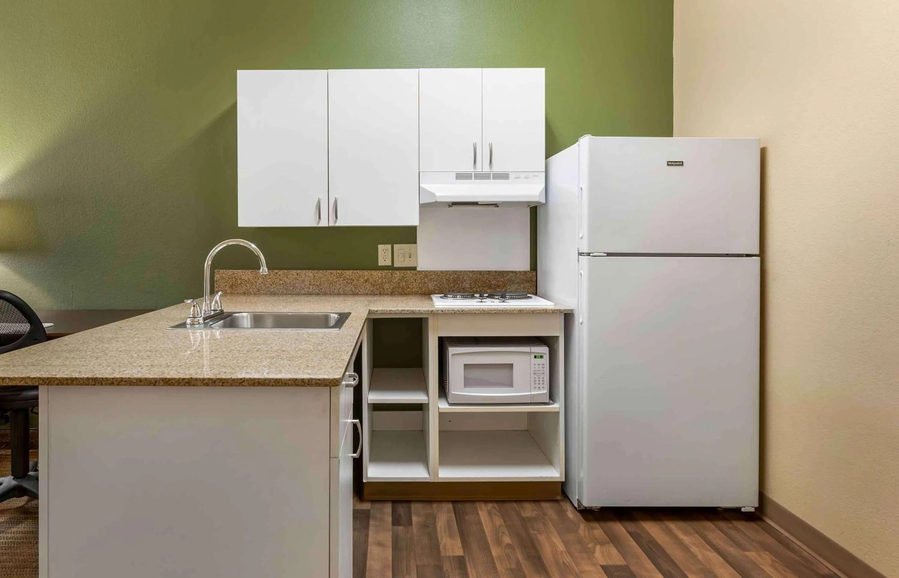 Kitchen or kitchenette in Extended Stay America Suites - Chicago - Skokie