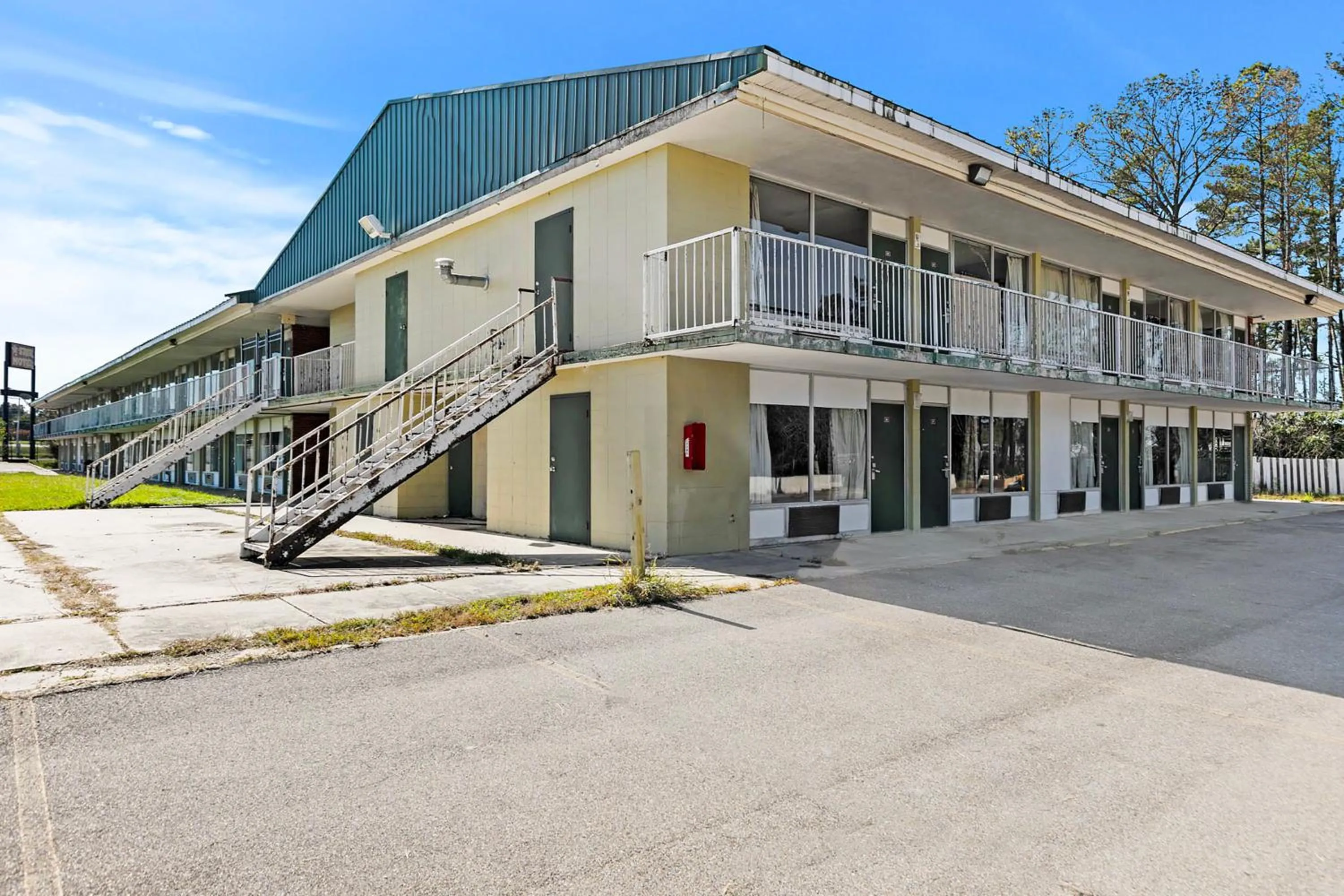 Property building in Hotel O Star Motel Hattiesburg HWY 49