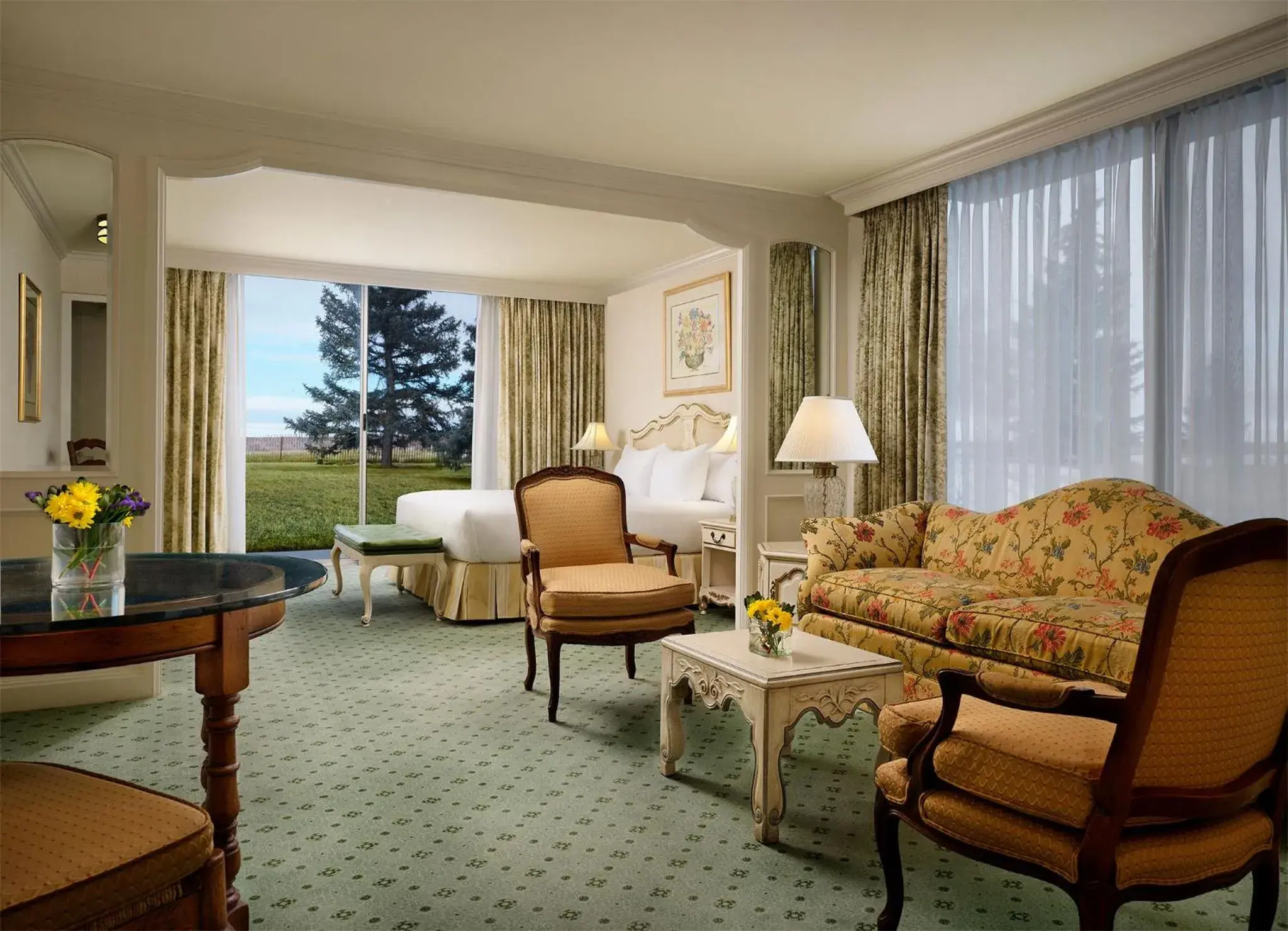 Bedroom in Little America Hotel - Wyoming Bedroom in Little America Hotel - Wyoming