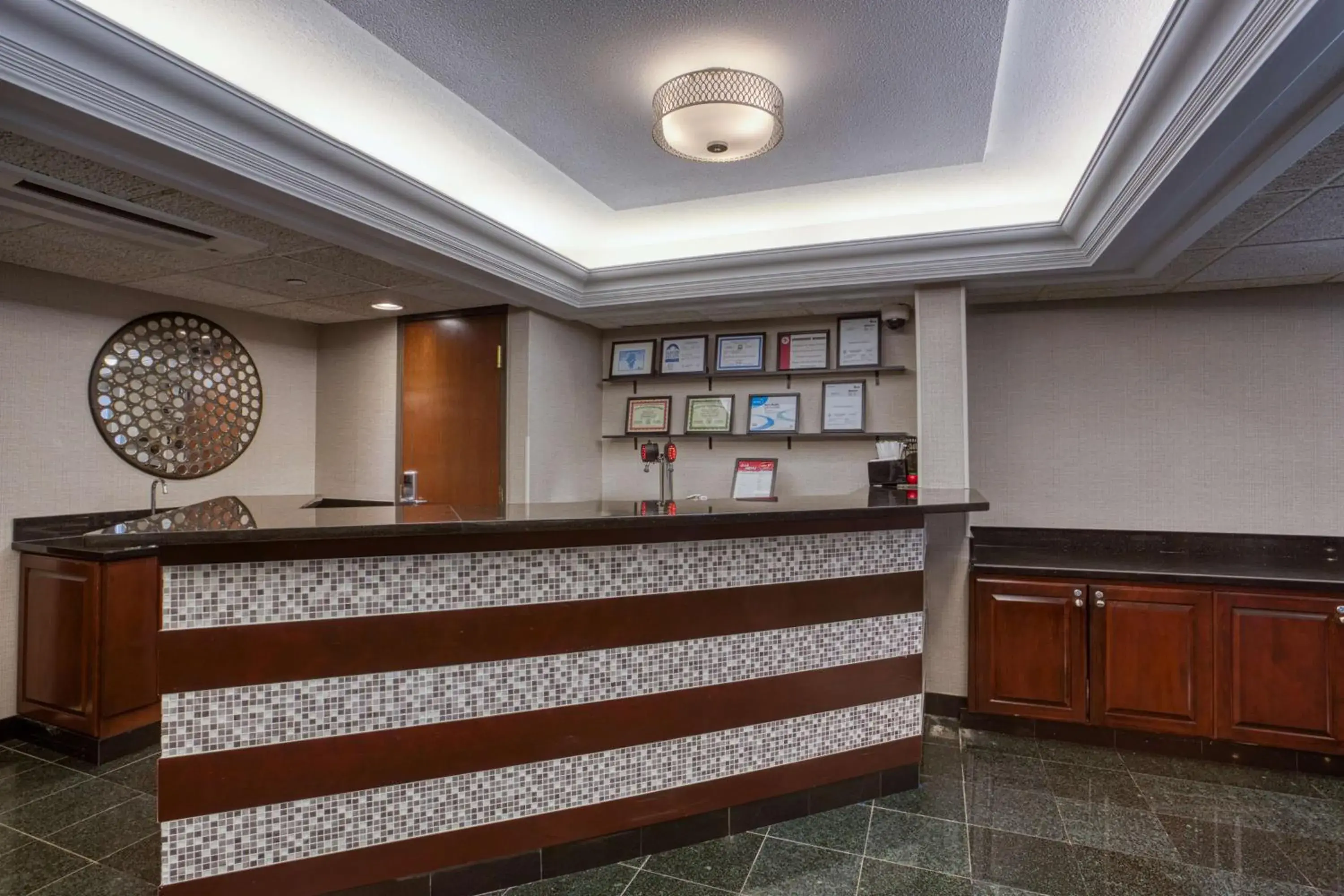 Lounge or bar in Drury Inn & Suites St. Louis - Fairview Heights Lounge or bar in Drury Inn & Suites St. Louis - Fairview Heights