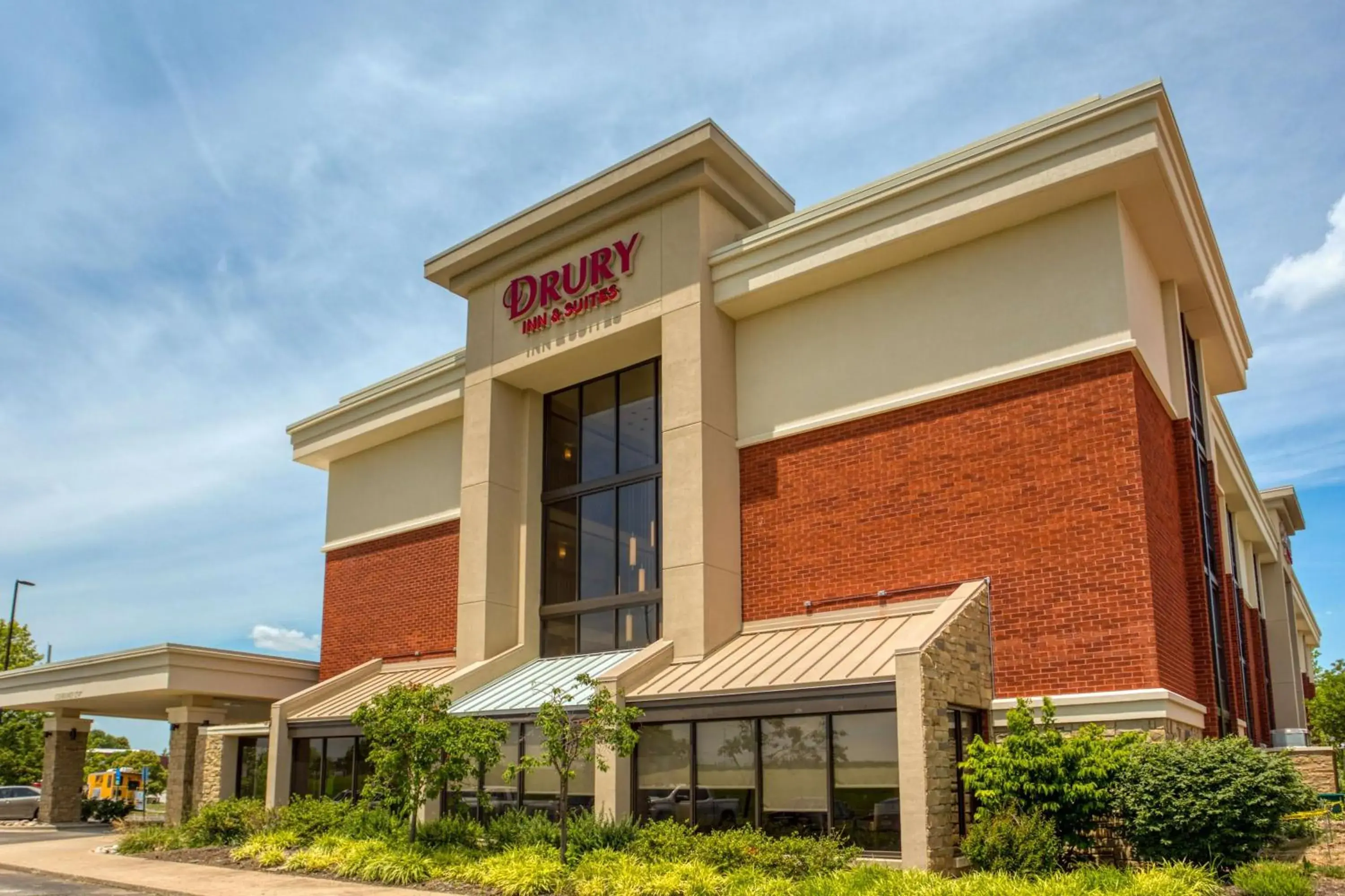 Property building in Drury Inn & Suites St. Louis - Fairview Heights Property building in Drury Inn & Suites St. Louis - Fairview Heights