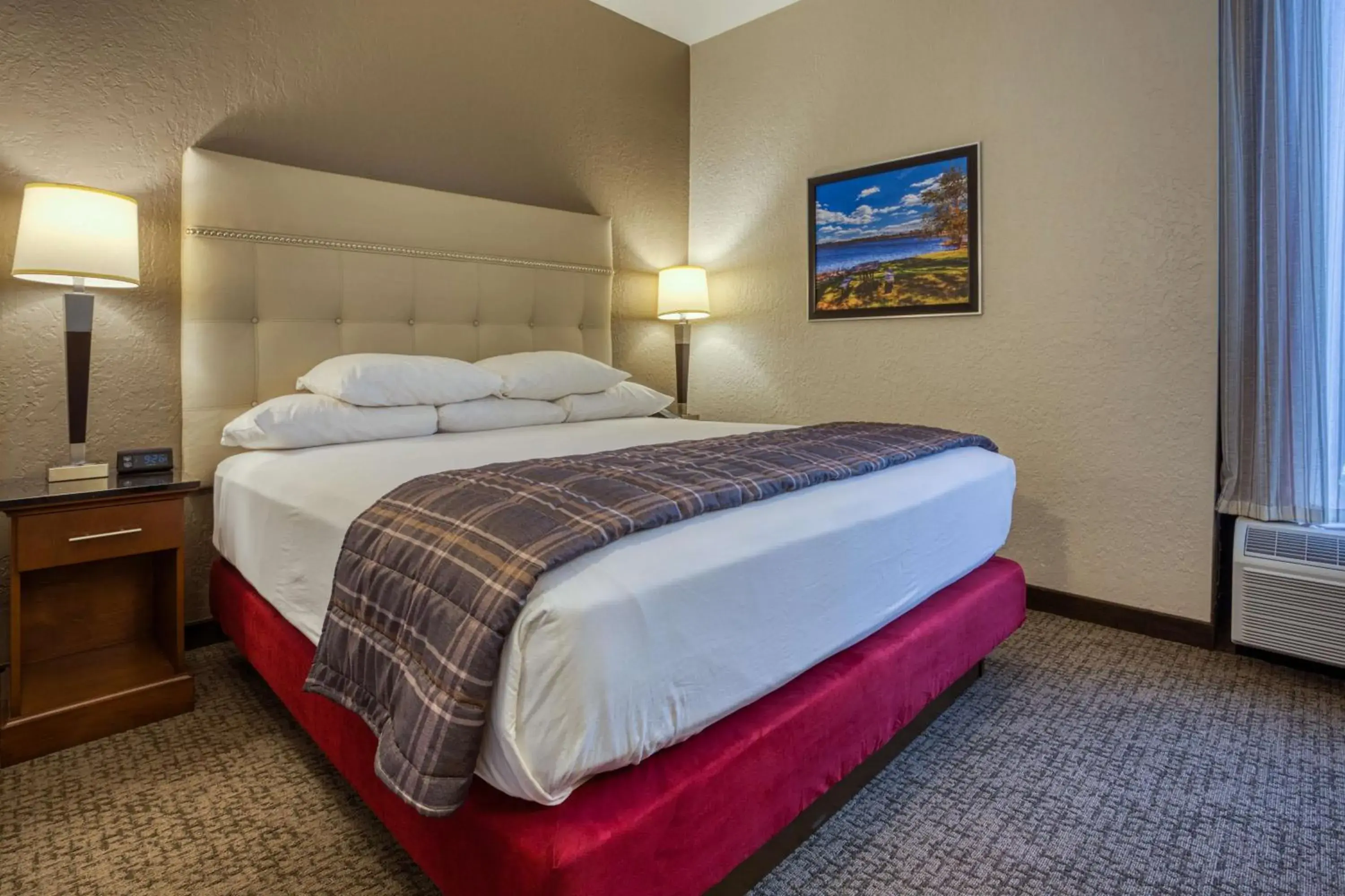 Photo of the whole room, Bed in Drury Inn & Suites St. Louis - Fairview Heights Photo of the whole room, Bed in Drury Inn & Suites St. Louis - Fairview Heights