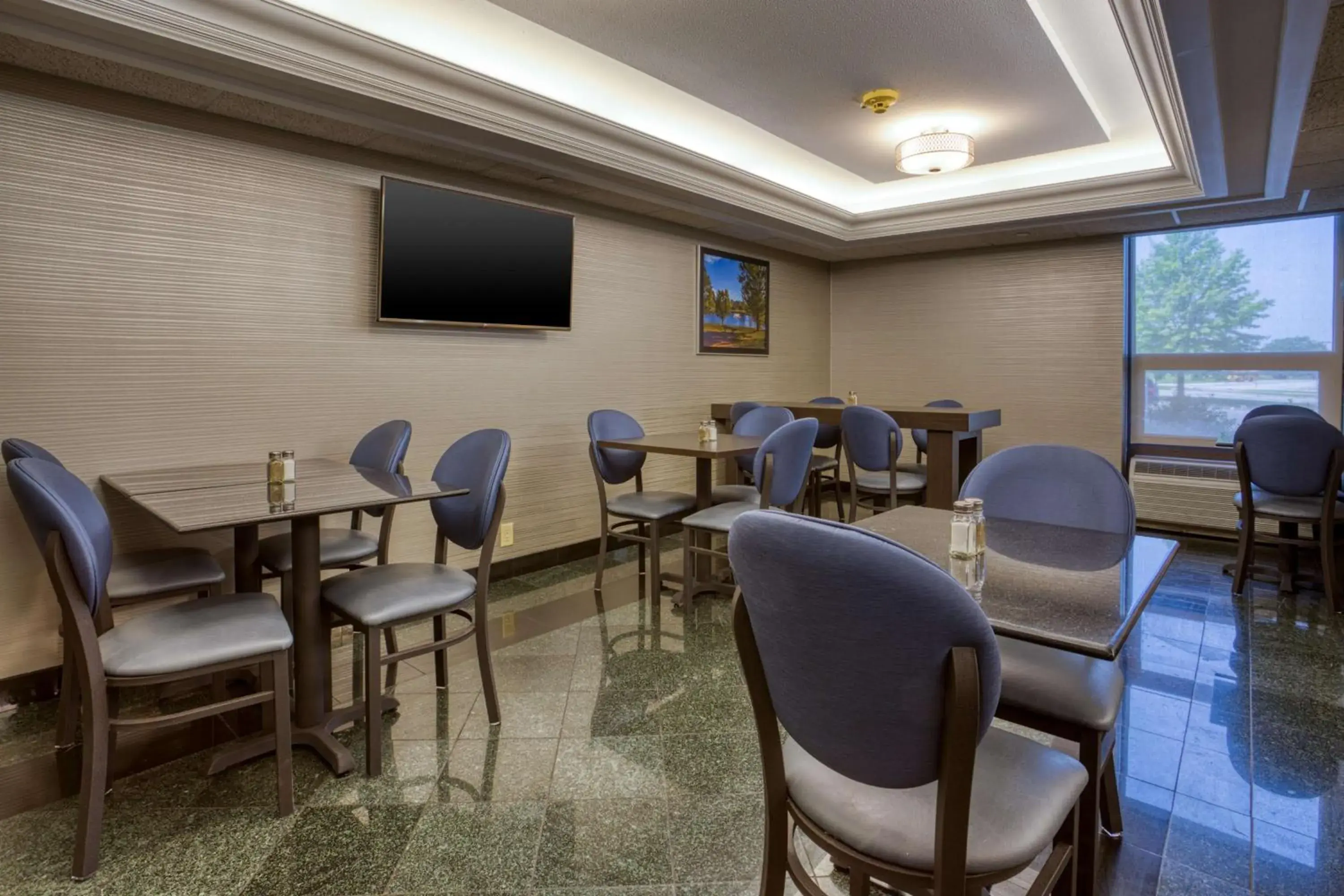 Restaurant/places to eat in Drury Inn & Suites St. Louis - Fairview Heights Restaurant/places to eat in Drury Inn & Suites St. Louis - Fairview Heights