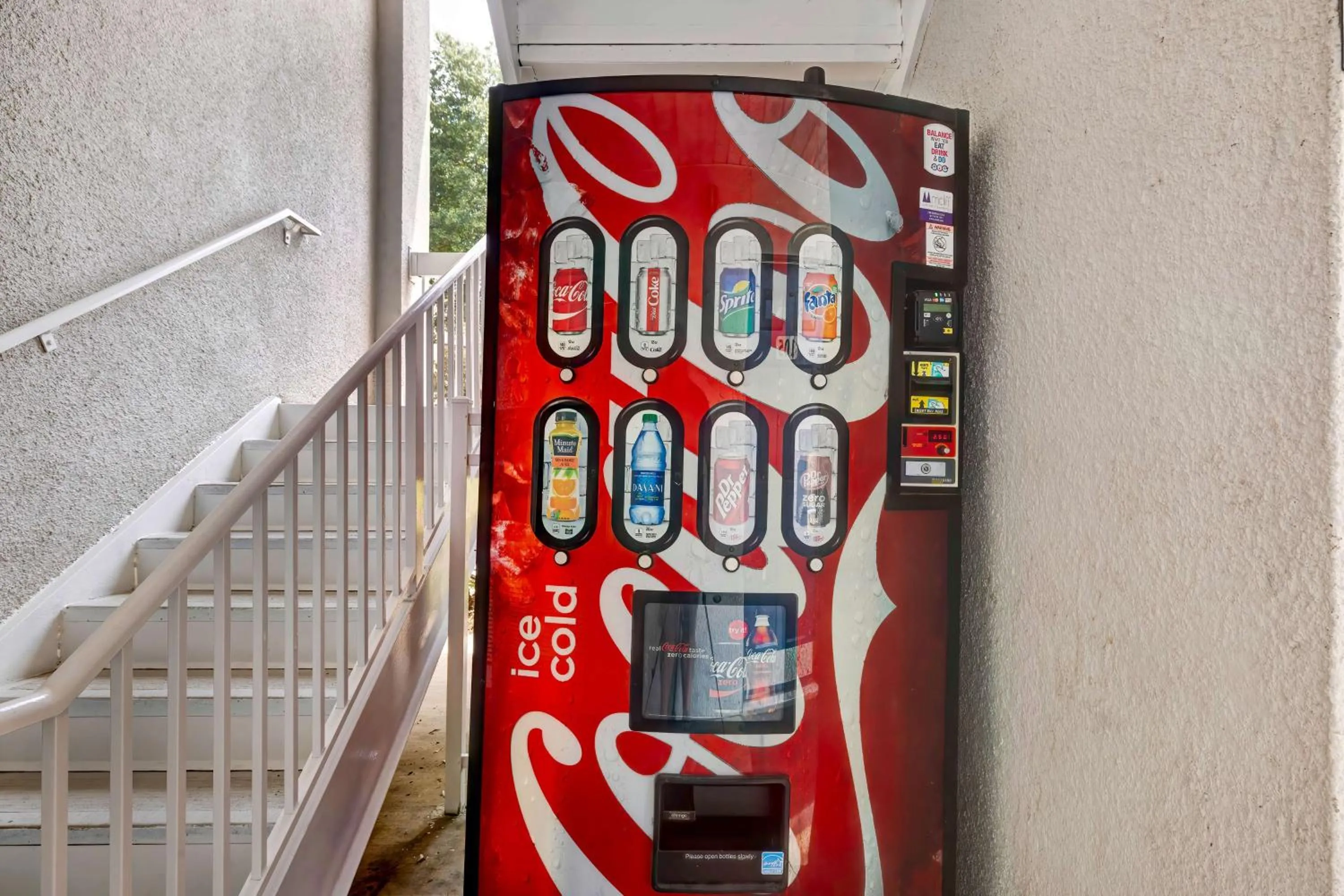 Property building in Studio 6-Arlington, TX - South - Dallas