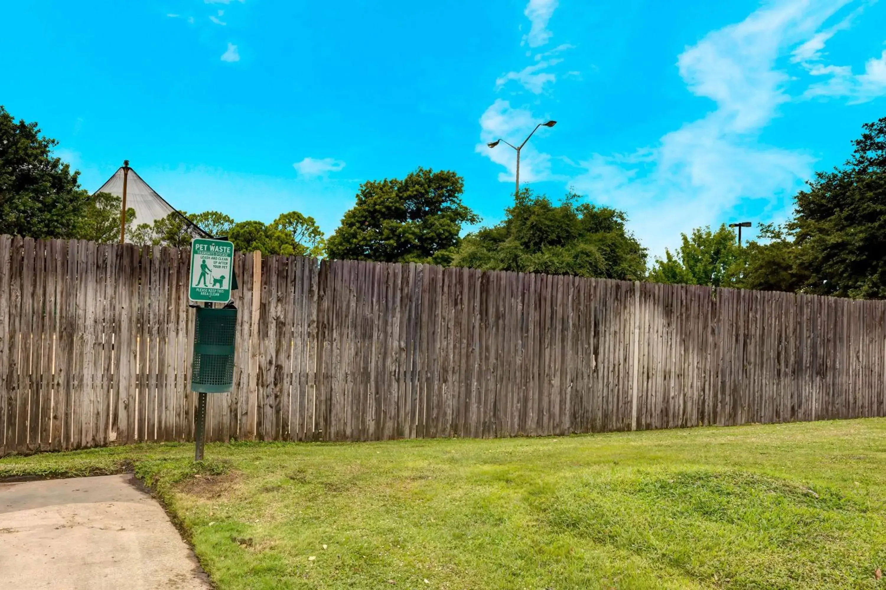 Property building in Studio 6-Arlington, TX - South - Dallas Property building in Studio 6-Arlington, TX - South - Dallas