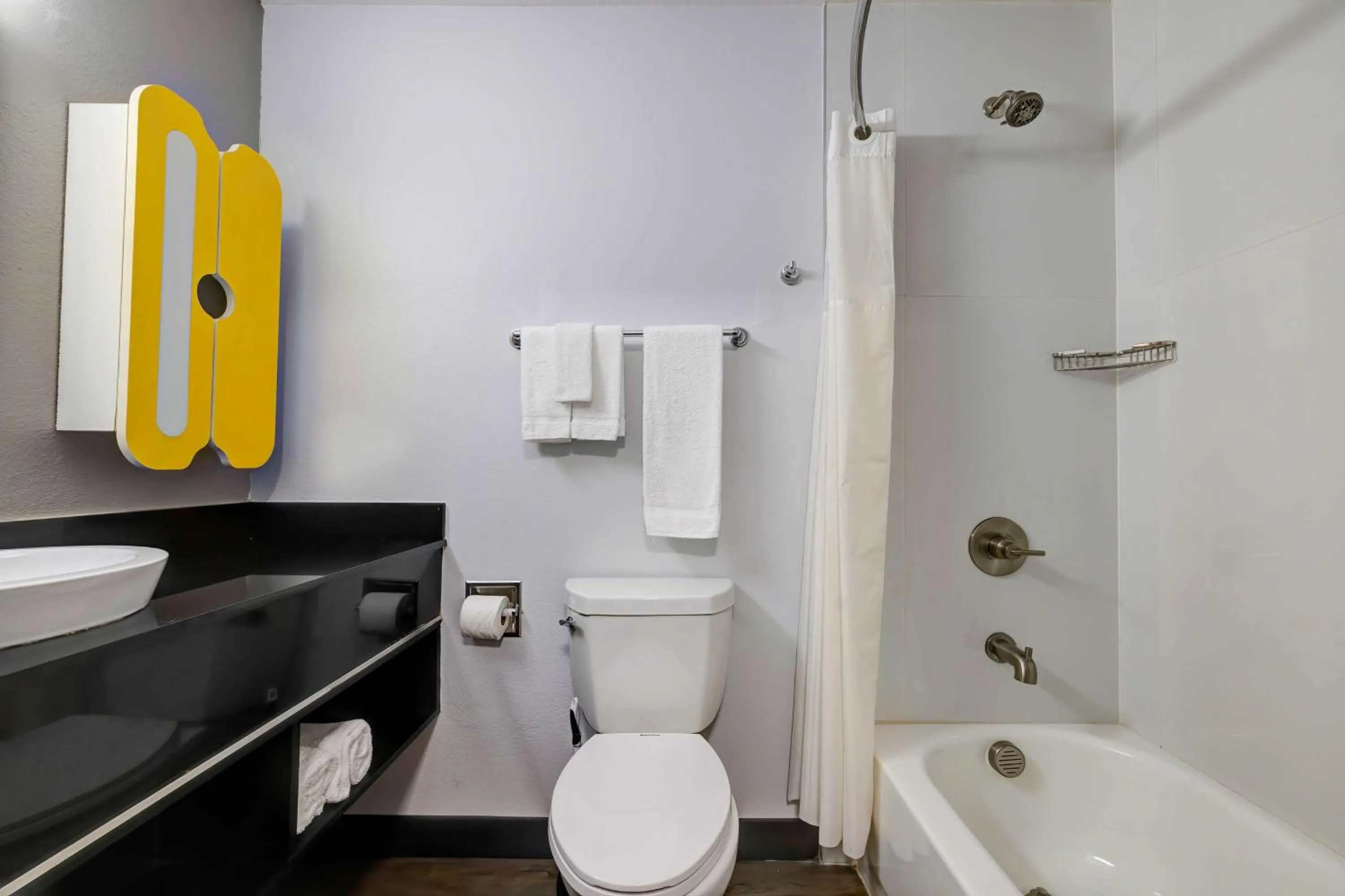 Bathroom in Studio 6-Arlington, TX - South - Dallas