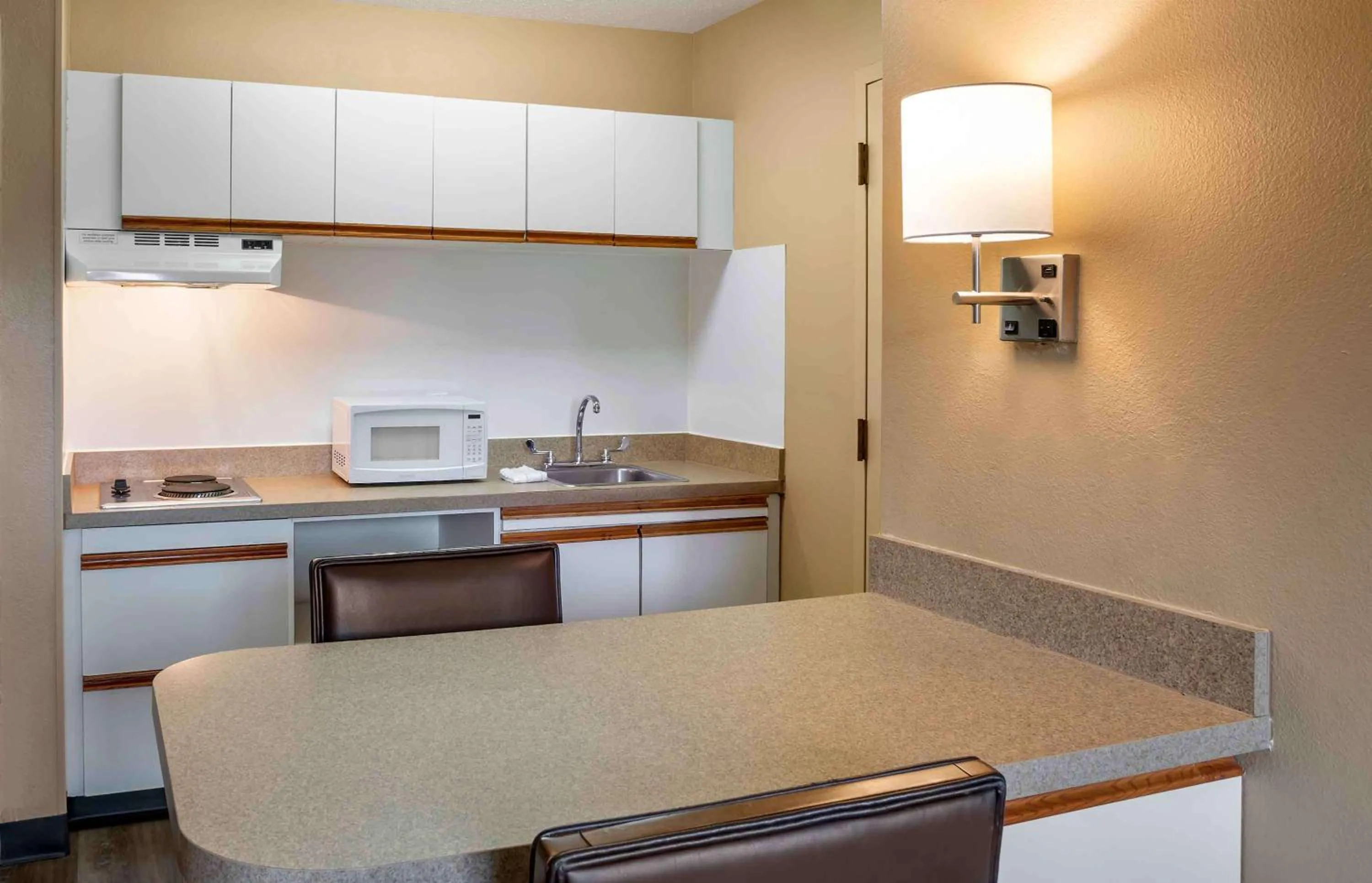 Kitchen or kitchenette in Extended Stay America Suites - Newark - Christiana - Wilmington