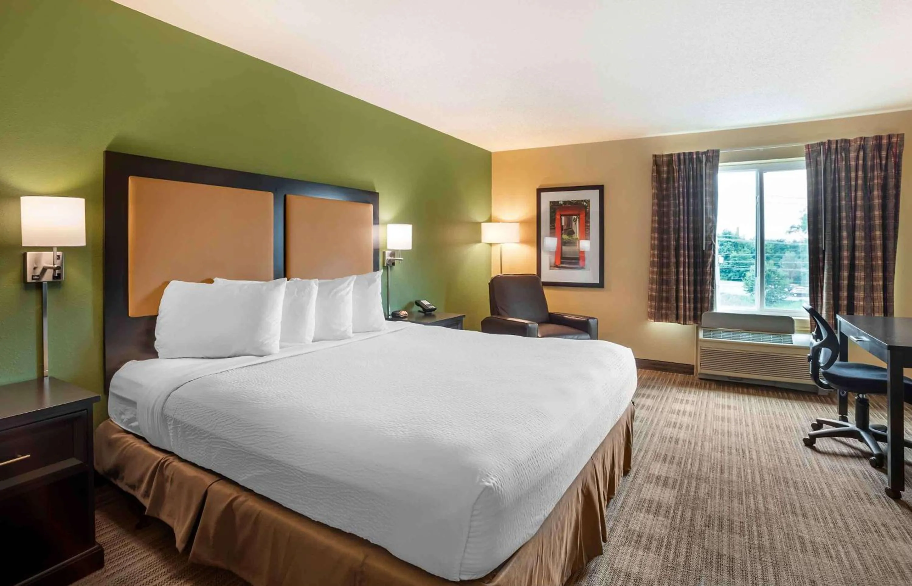 Bedroom, Bed in Extended Stay America Suites - Newark - Christiana - Wilmington