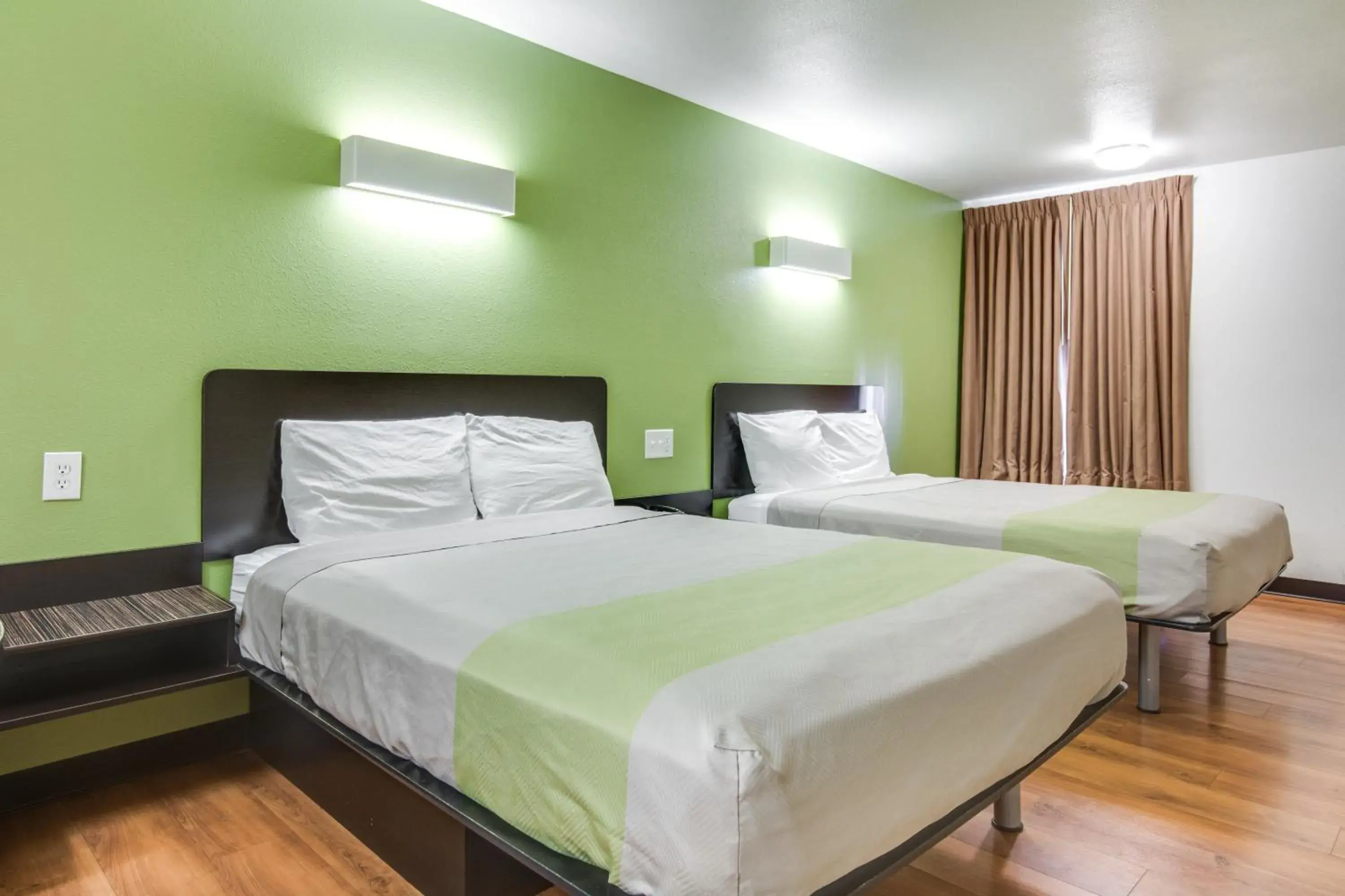 Bedroom, Bed in Motel 6-Longview, TX - North Bedroom, Bed in Motel 6-Longview, TX - North