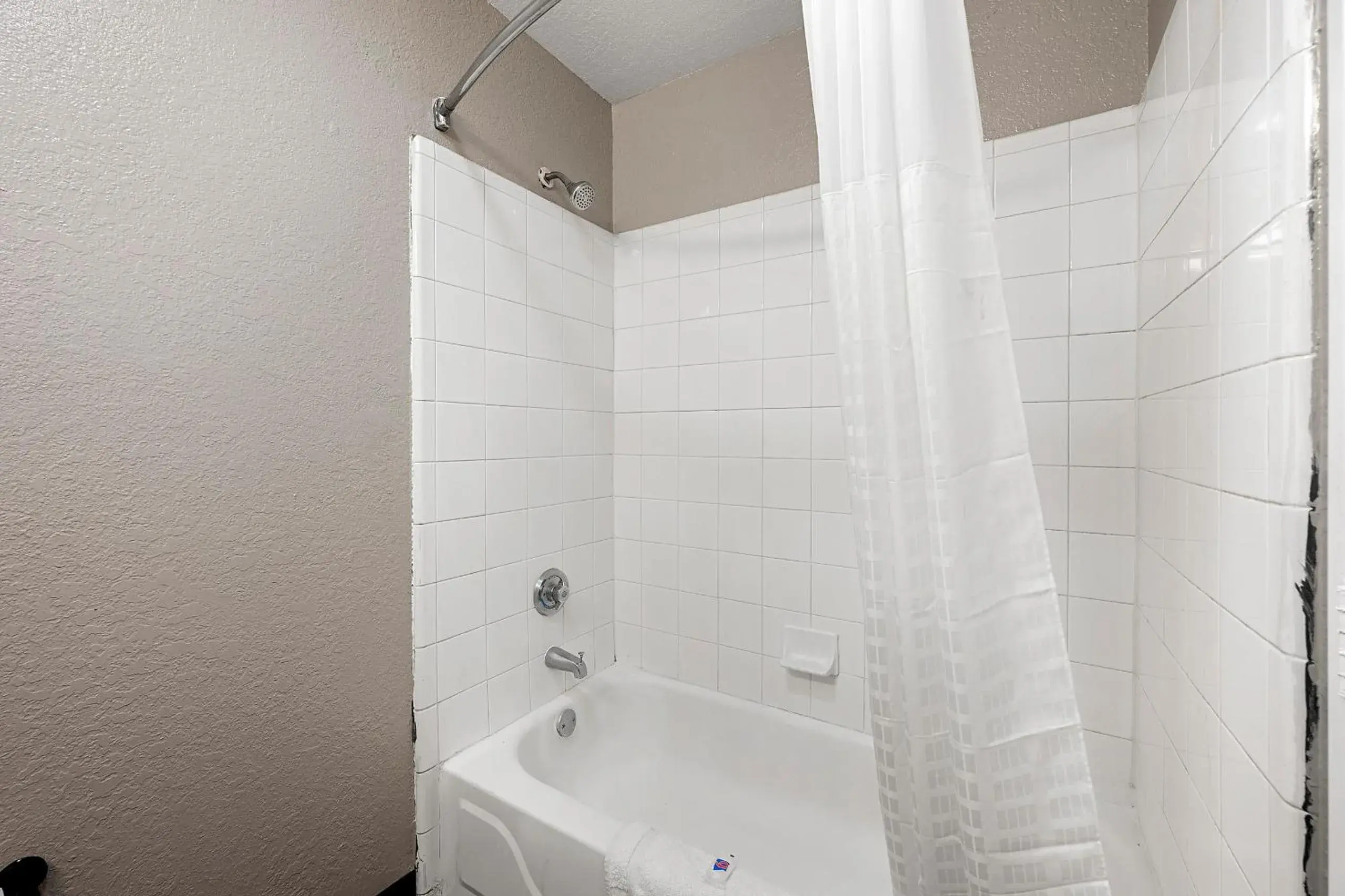 Queen Room with Two Queen Beds - Non-Smoking in Studio 6 Extended Stay - Roswell, GA - Atlanta Queen Room with Two Queen Beds - Non-Smoking in Studio 6 Extended Stay - Roswell, GA - Atlanta
