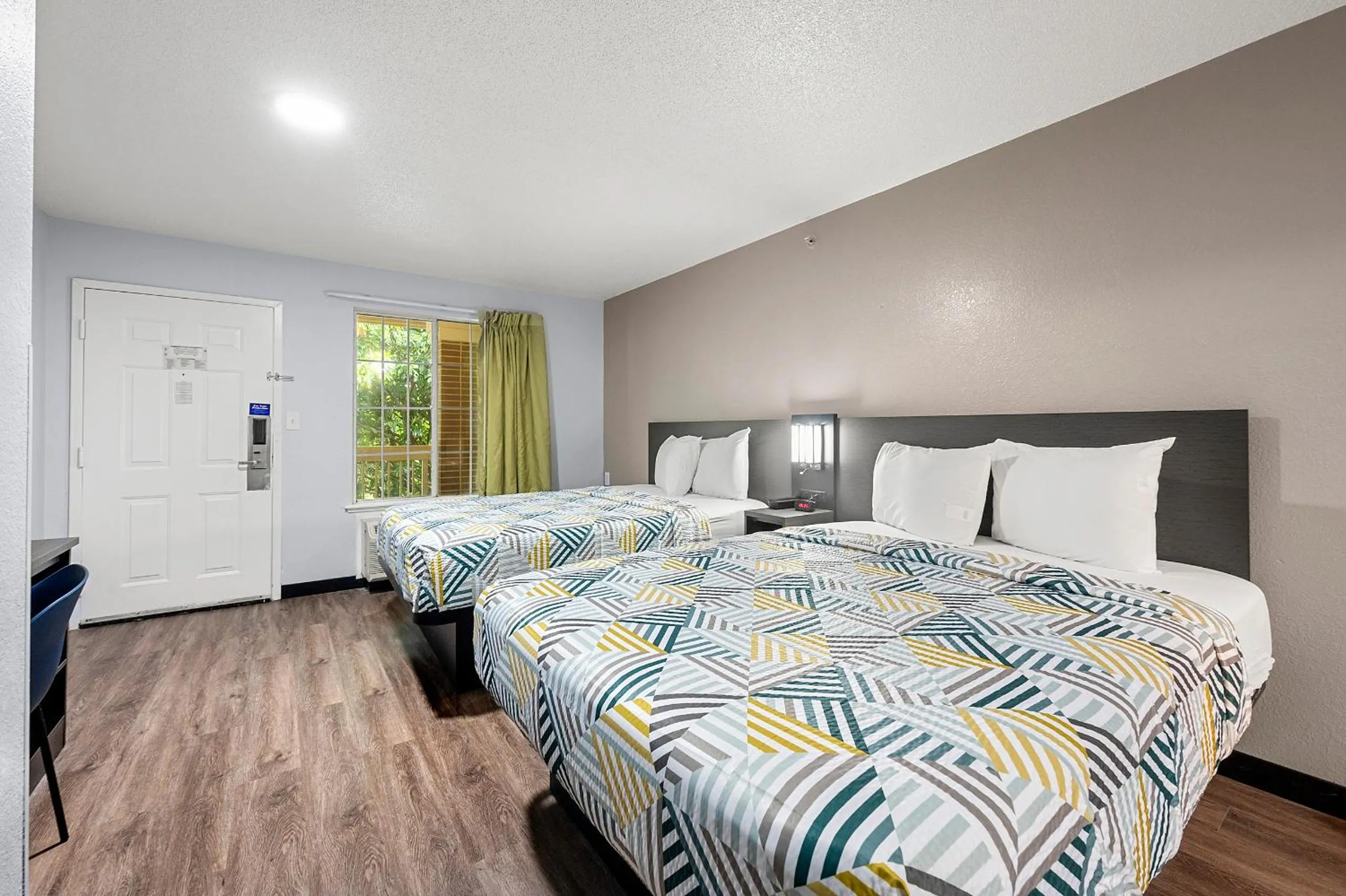 Bedroom, Bed in Studio 6-Roswell, GA - Atlanta