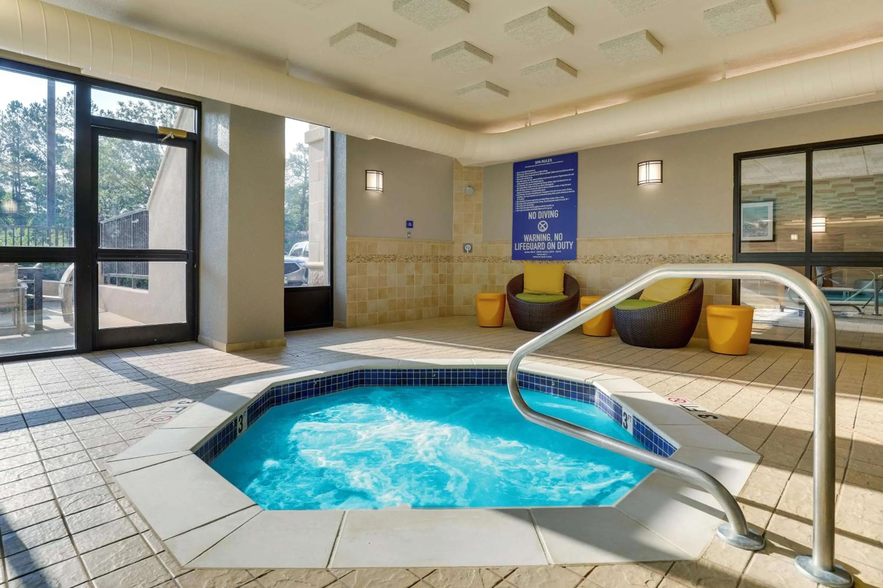 Pool view in Drury Inn & Suites Atlanta Marietta