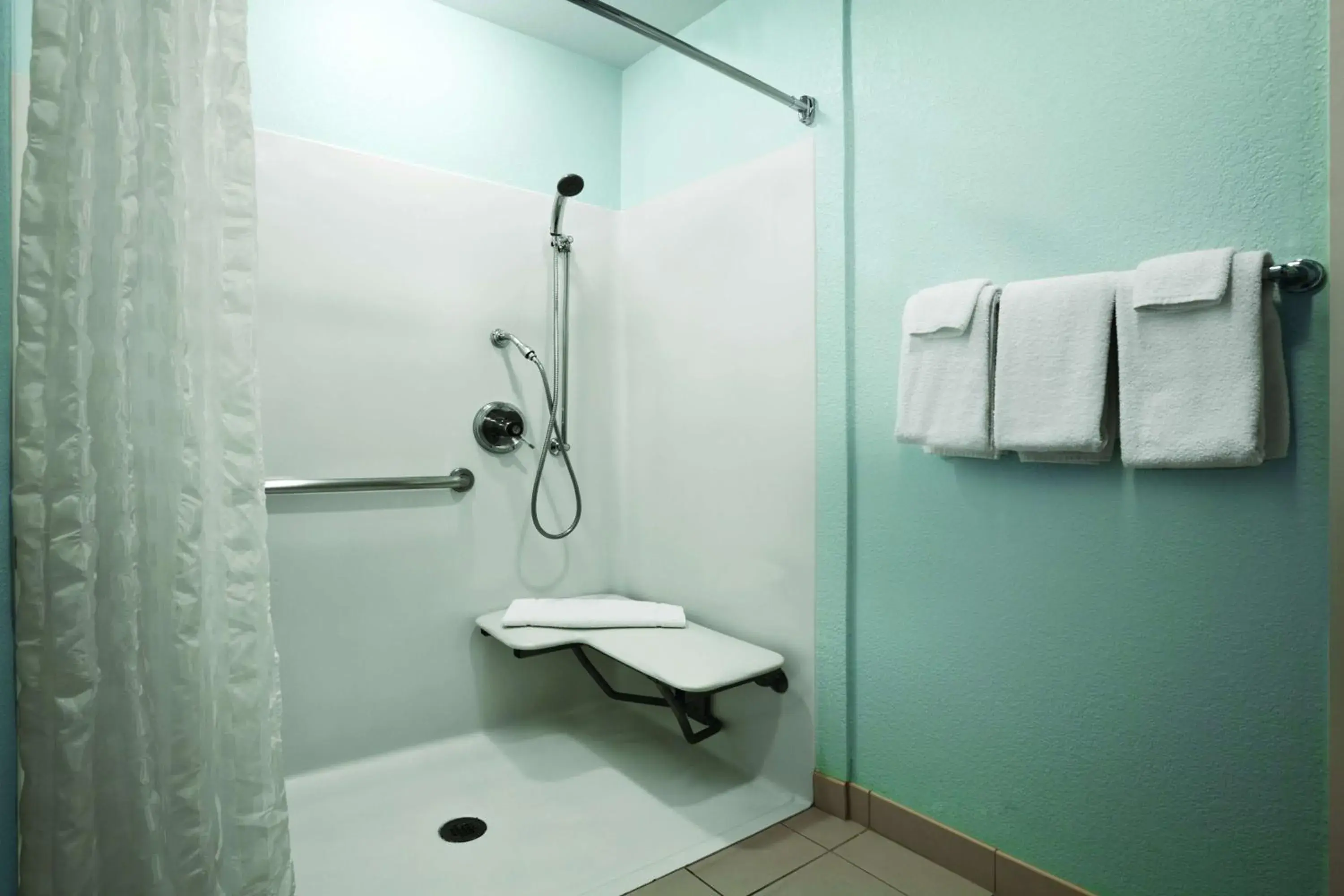 Bathroom in Hyatt House Pleasanton Bathroom in Hyatt House Pleasanton