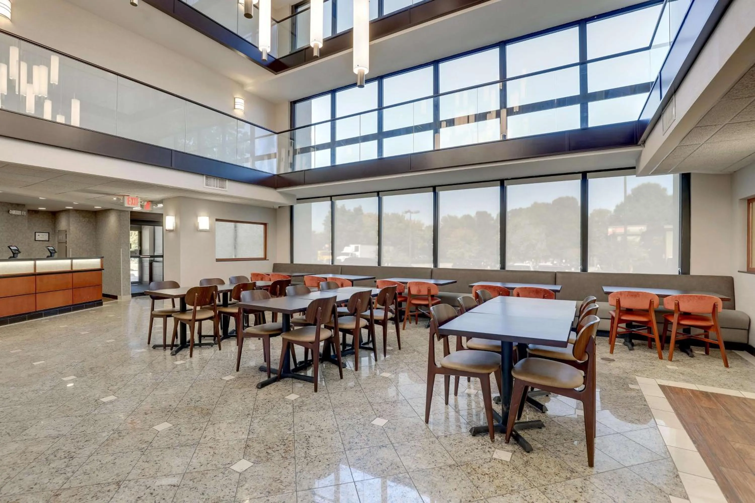 Breakfast in Drury Inn & Suites Charlotte University Place