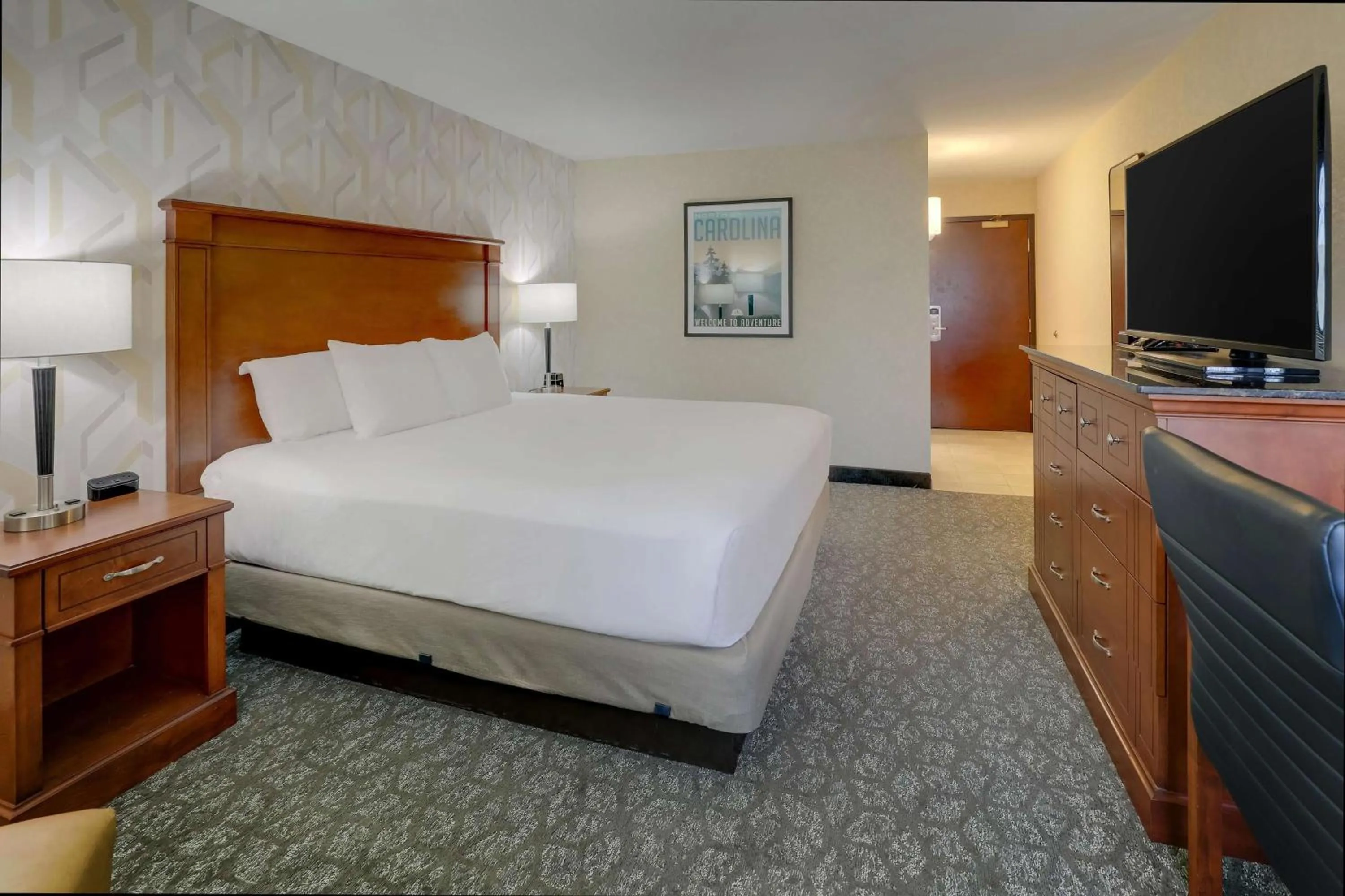 Bedroom, Bed in Drury Inn & Suites Charlotte University Place