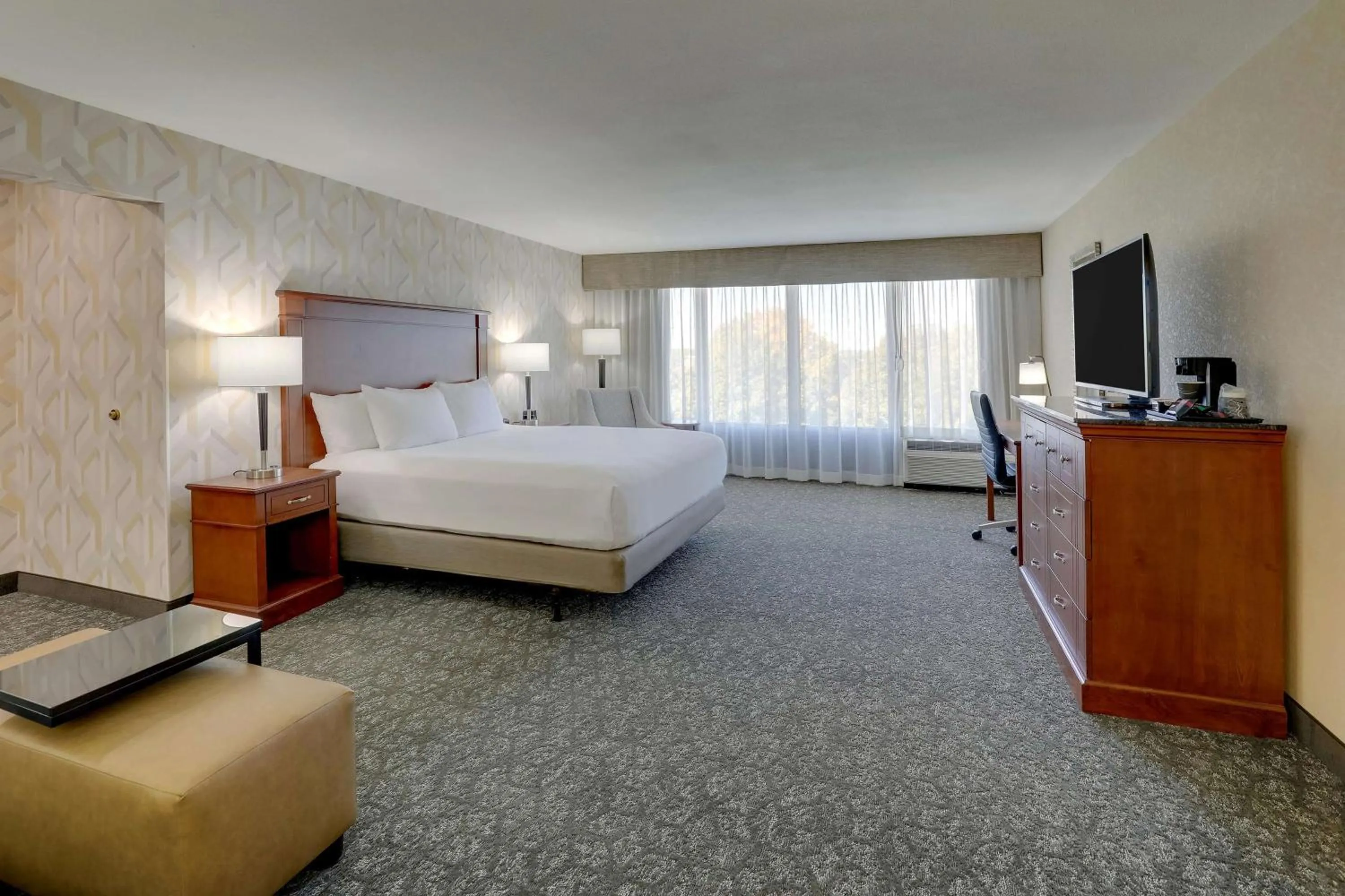 Bedroom, Bed in Drury Inn & Suites Charlotte University Place