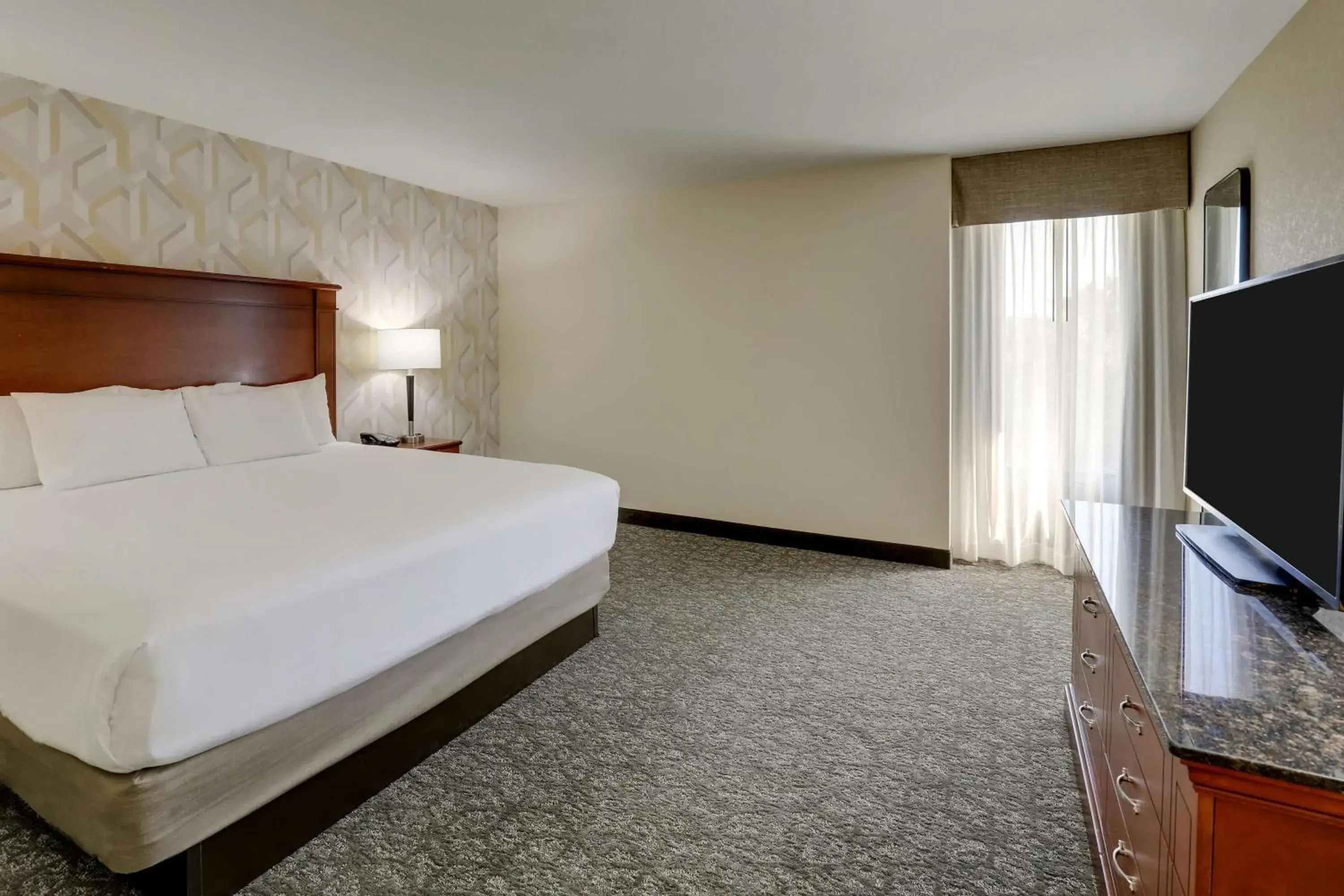 Bedroom, Bed in Drury Inn & Suites Charlotte University Place Bedroom, Bed in Drury Inn & Suites Charlotte University Place