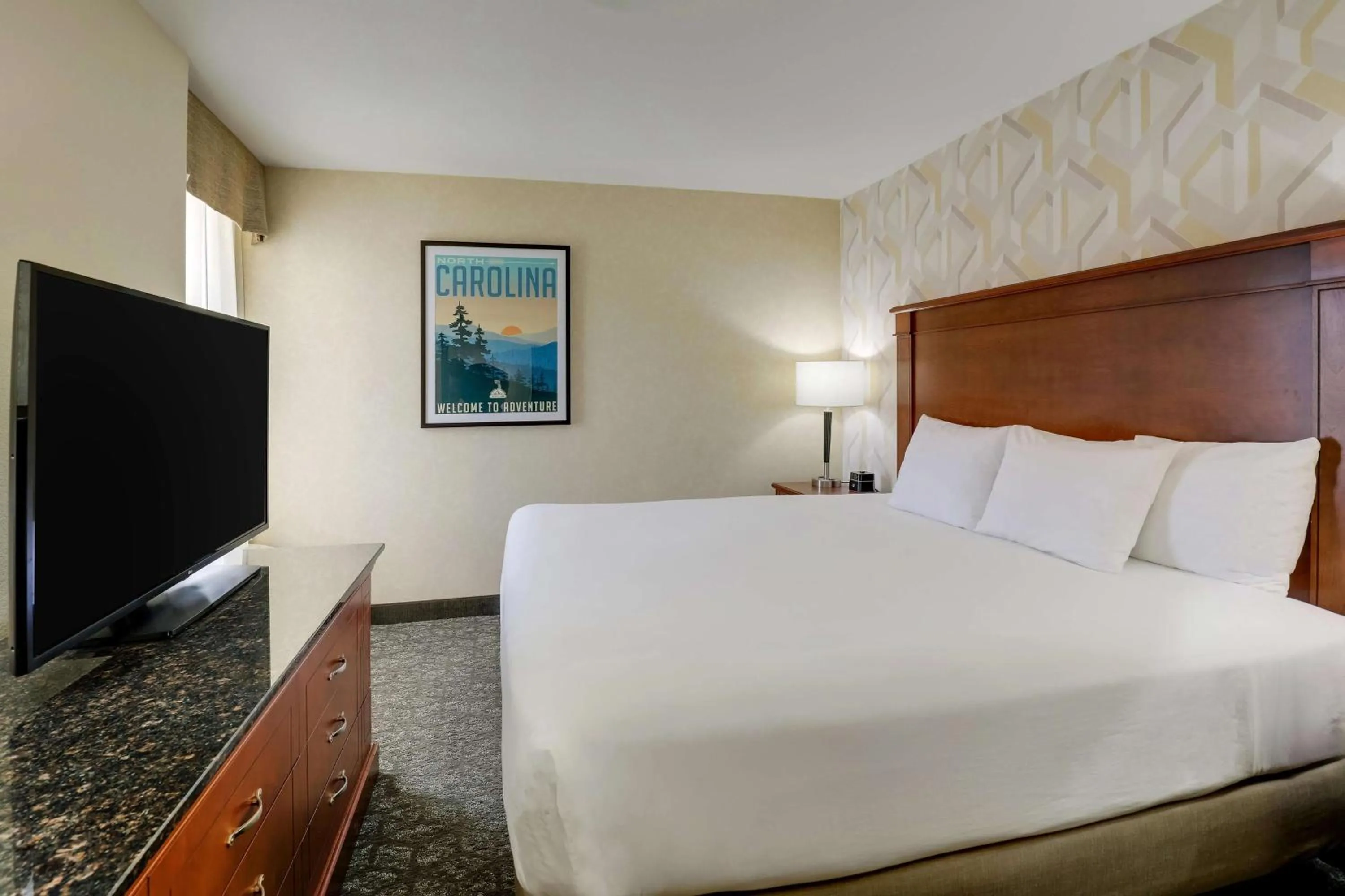 Bedroom, Bed in Drury Inn & Suites Charlotte University Place