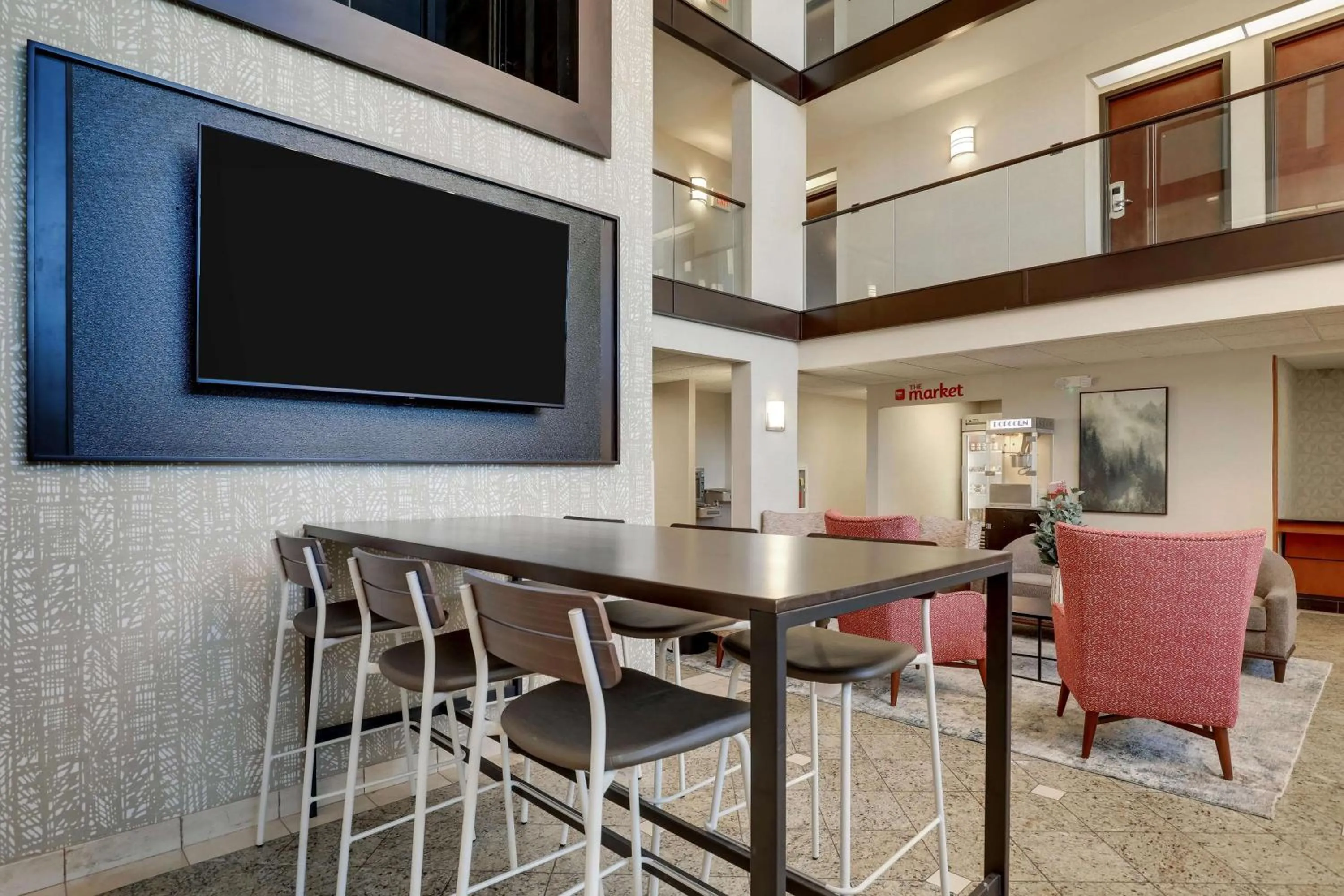 Breakfast in Drury Inn & Suites Charlotte University Place