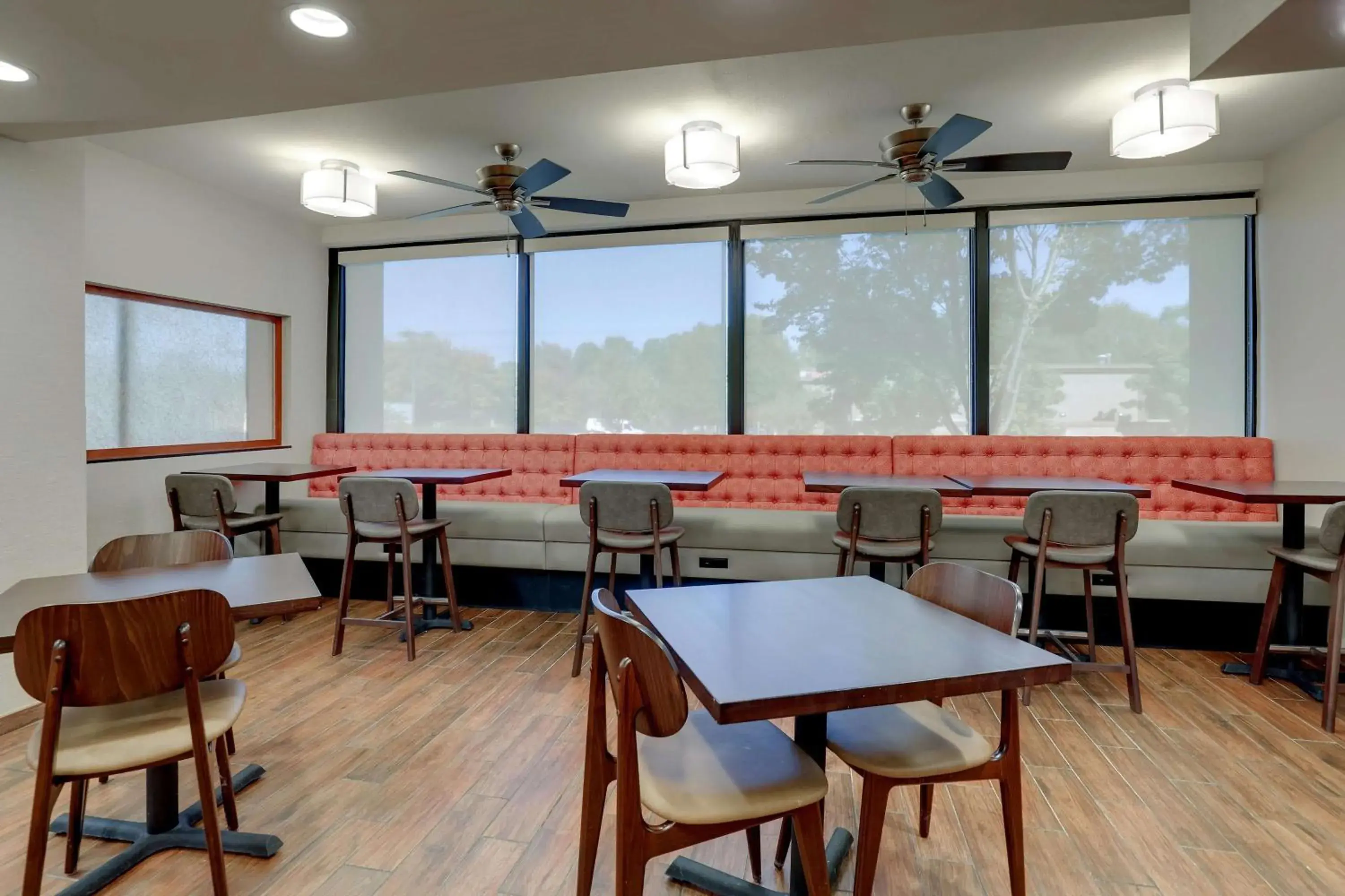 Breakfast in Drury Inn & Suites Charlotte University Place Breakfast in Drury Inn & Suites Charlotte University Place