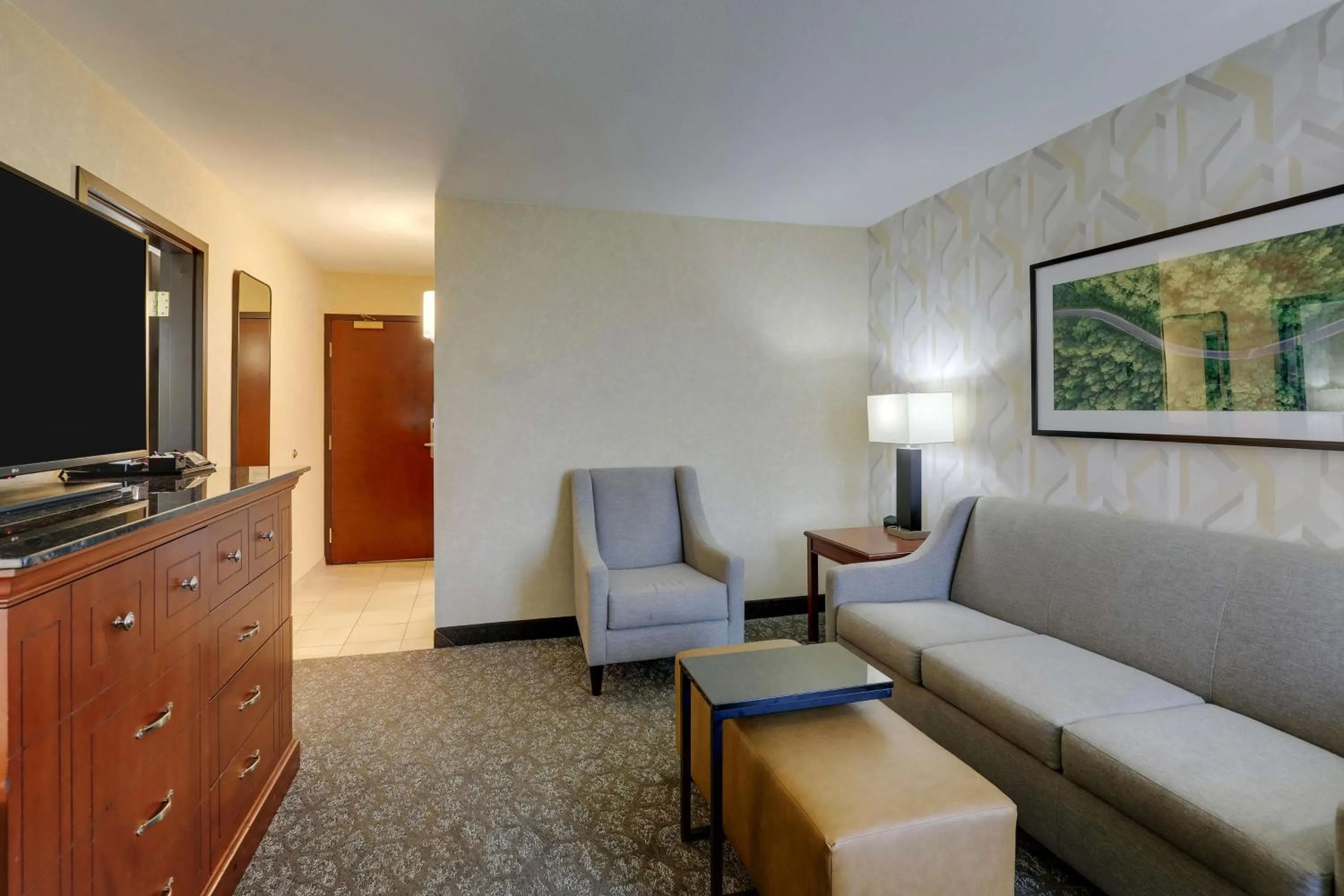 Bedroom in Drury Inn & Suites Charlotte University Place